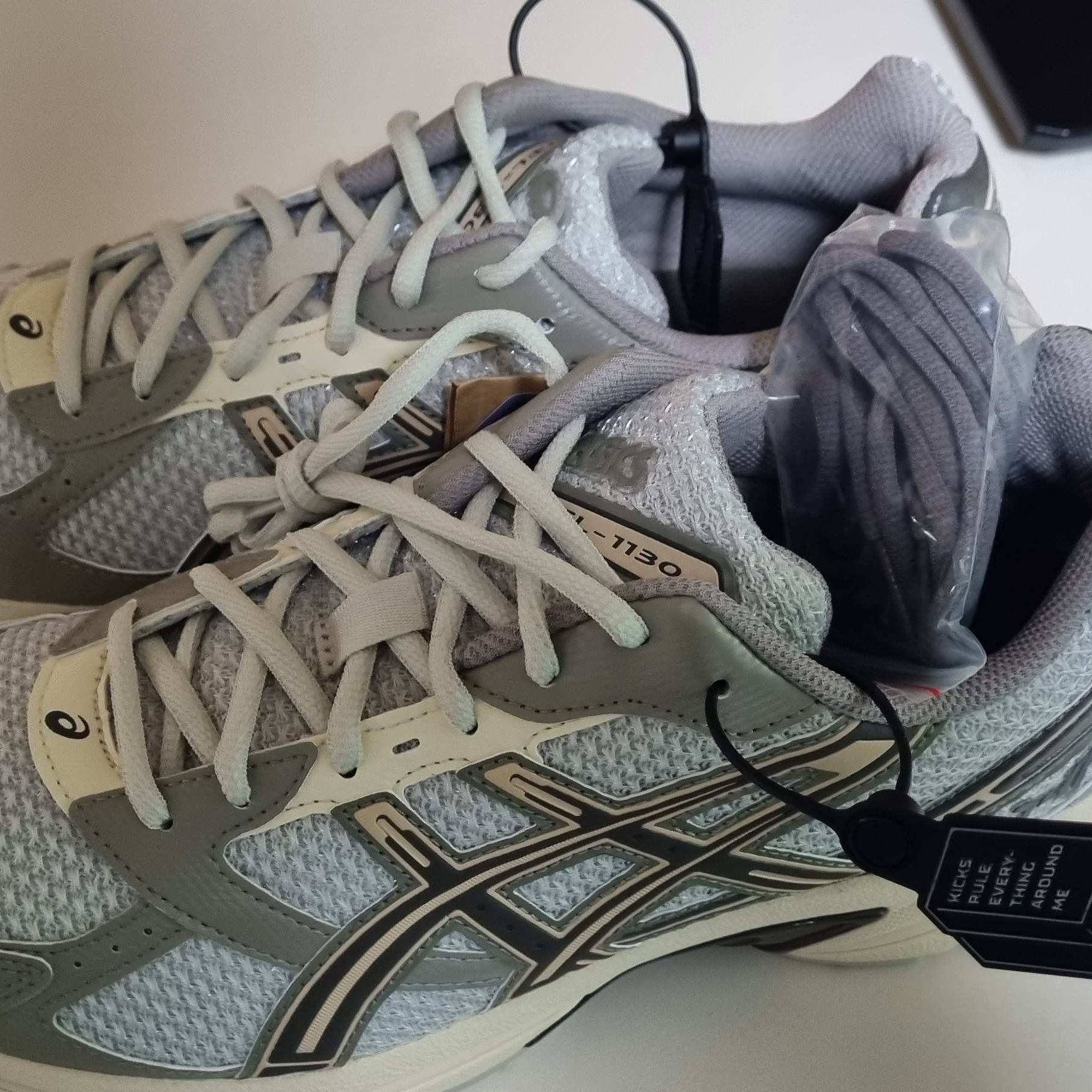Asics x I4P Gel-1130 Glacier Grey Mink 착용 스타일
