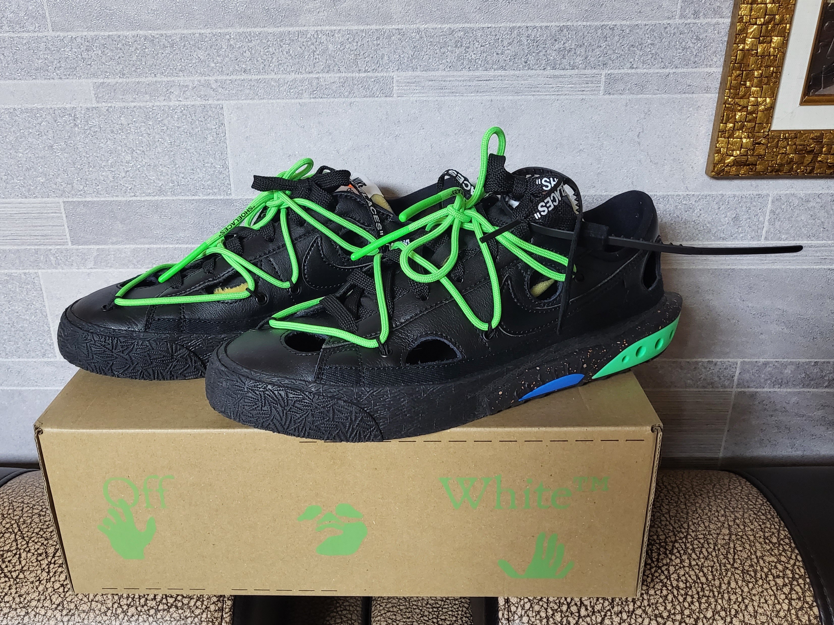 Nike x Off-White Blazer Low '77 Black and Electro Green 착용 스타일