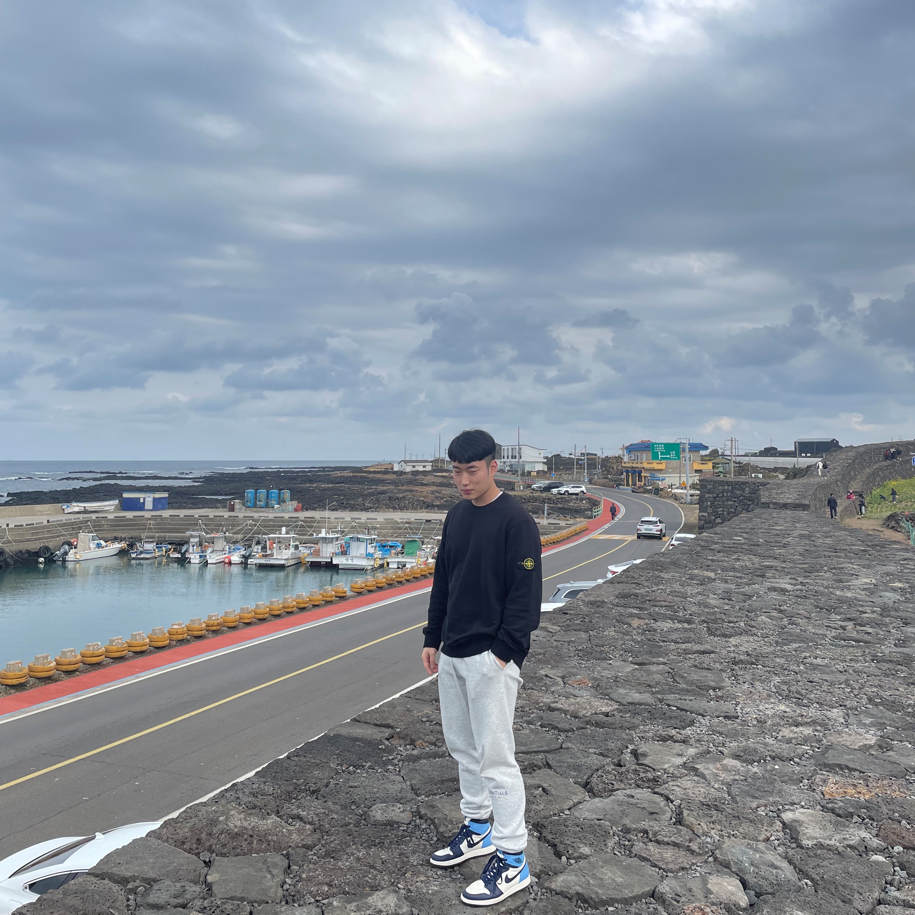 Jordan 1 Retro High Obsidian UNC, Essentials Sweatpants Heather Grey - 20FW 착용 스타일