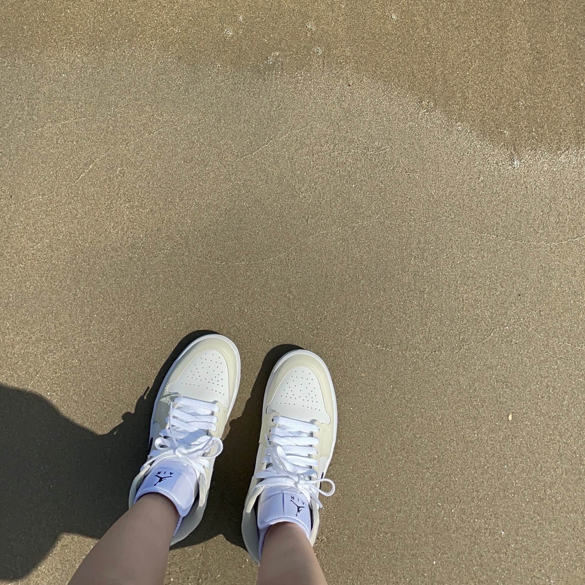 (W) Jordan 1 Mid Coconut Milk 착용 스타일