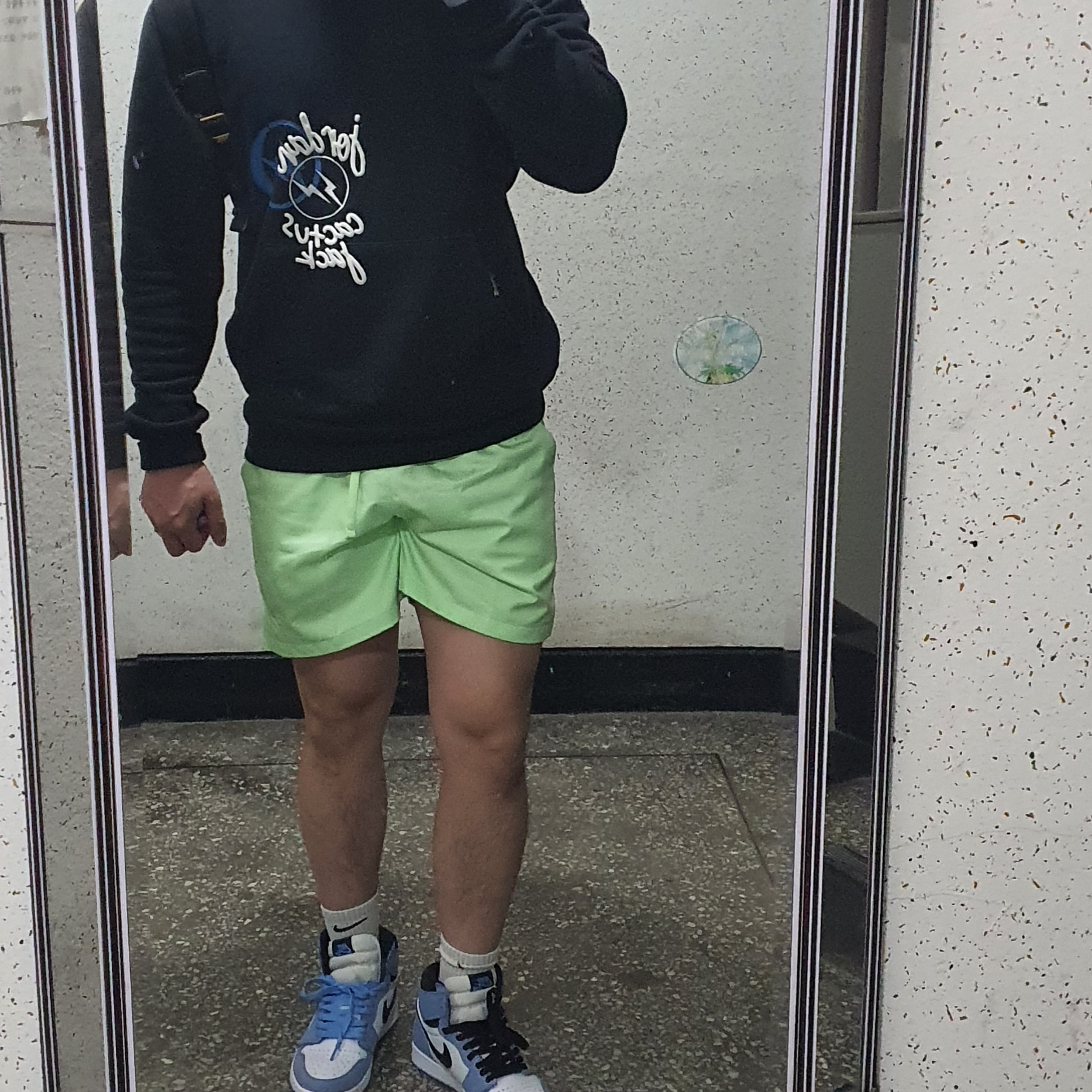 Jordan 1 Retro High OG University Blue, Jordan x Travis Scott x Fragment Hoodie Black (DJ0615-010) 착용 스타일