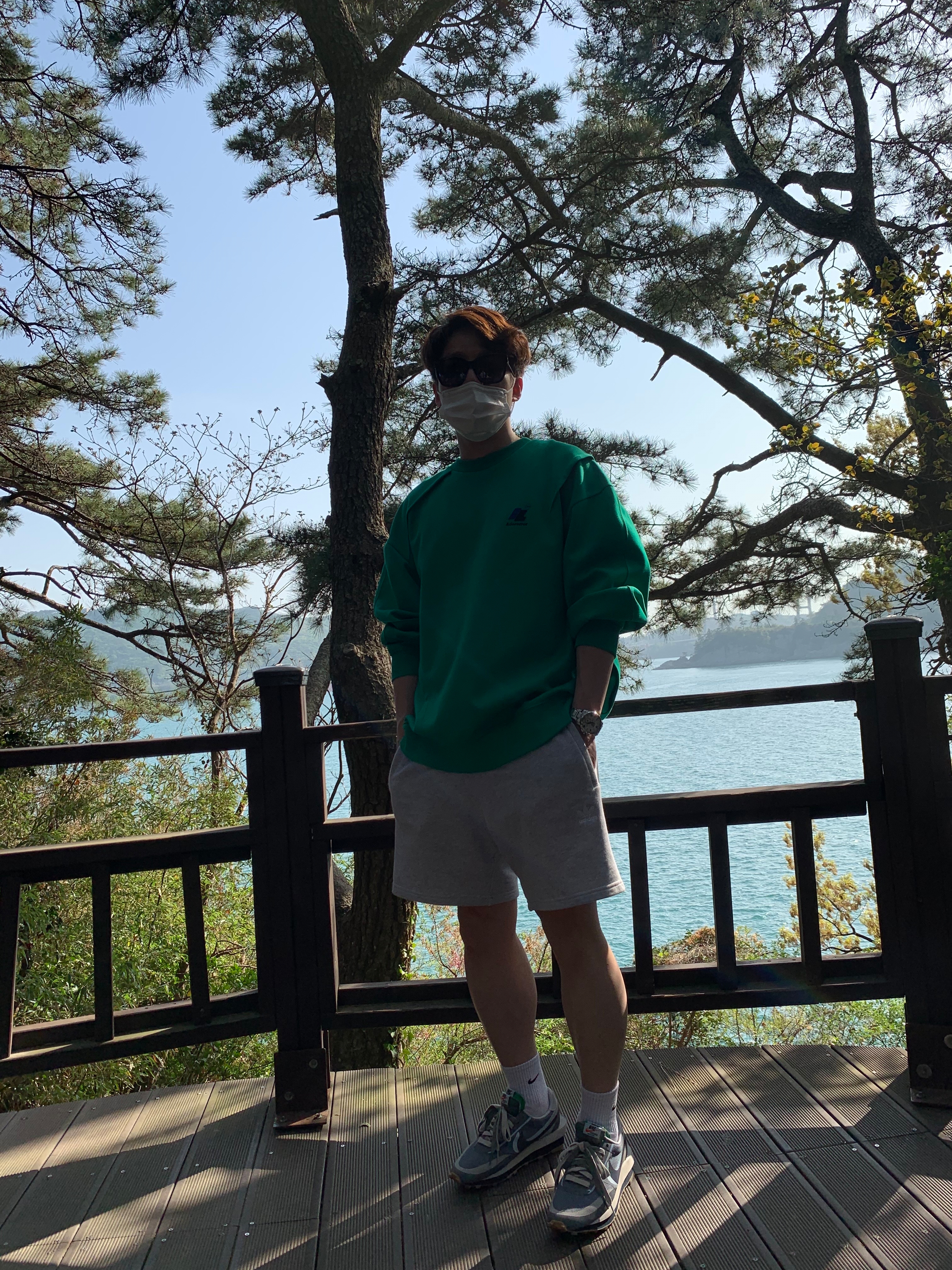 Nike x Sacai x Clot LDWaffle Cool Grey, Zara x Ader Error Oversize Sweatshirt Green 착용 스타일