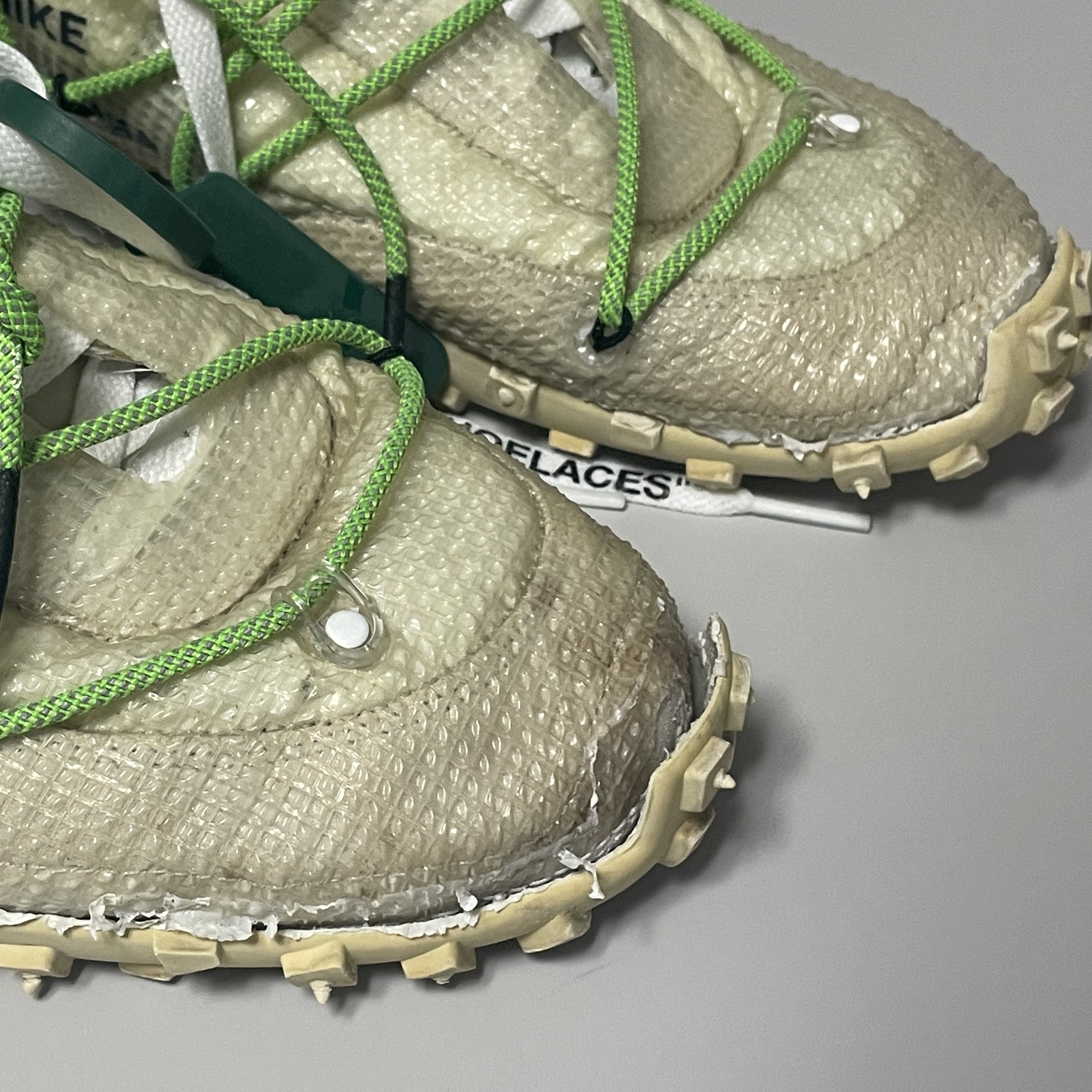 (W) Nike x Off-White Waffle Racer White 착용 스타일