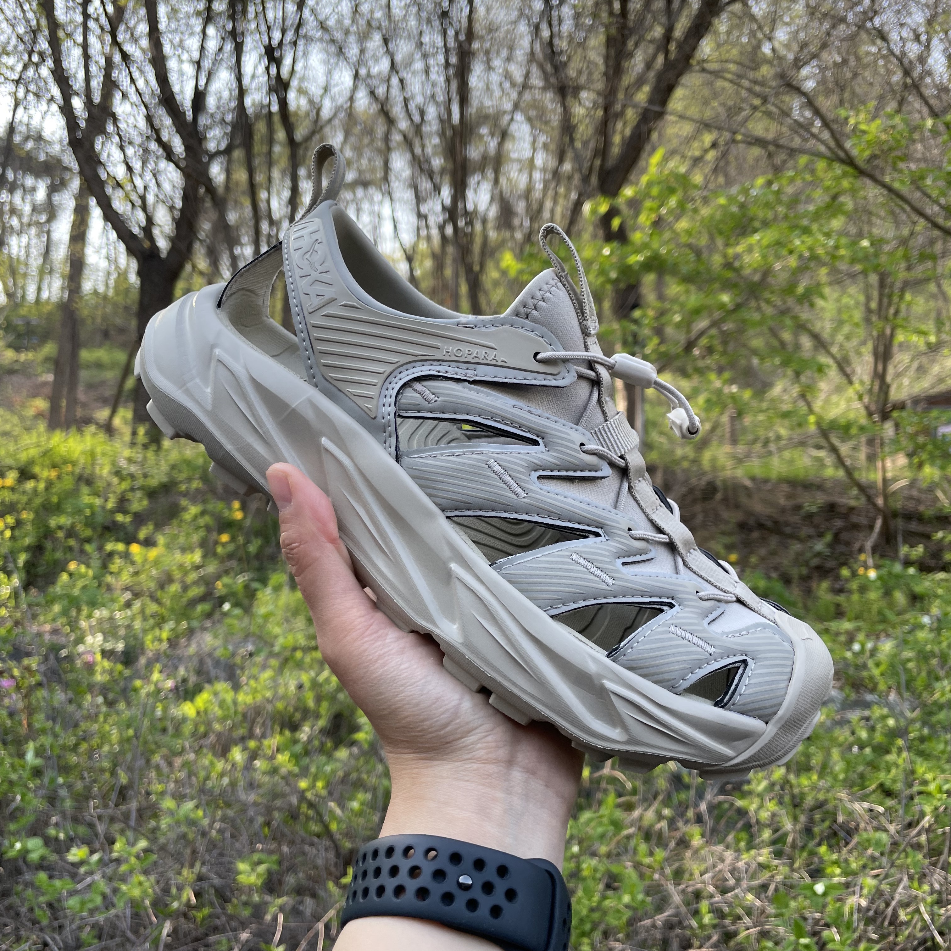 Hoka Hopara Oxford Tan Dune 착용 스타일 - 2