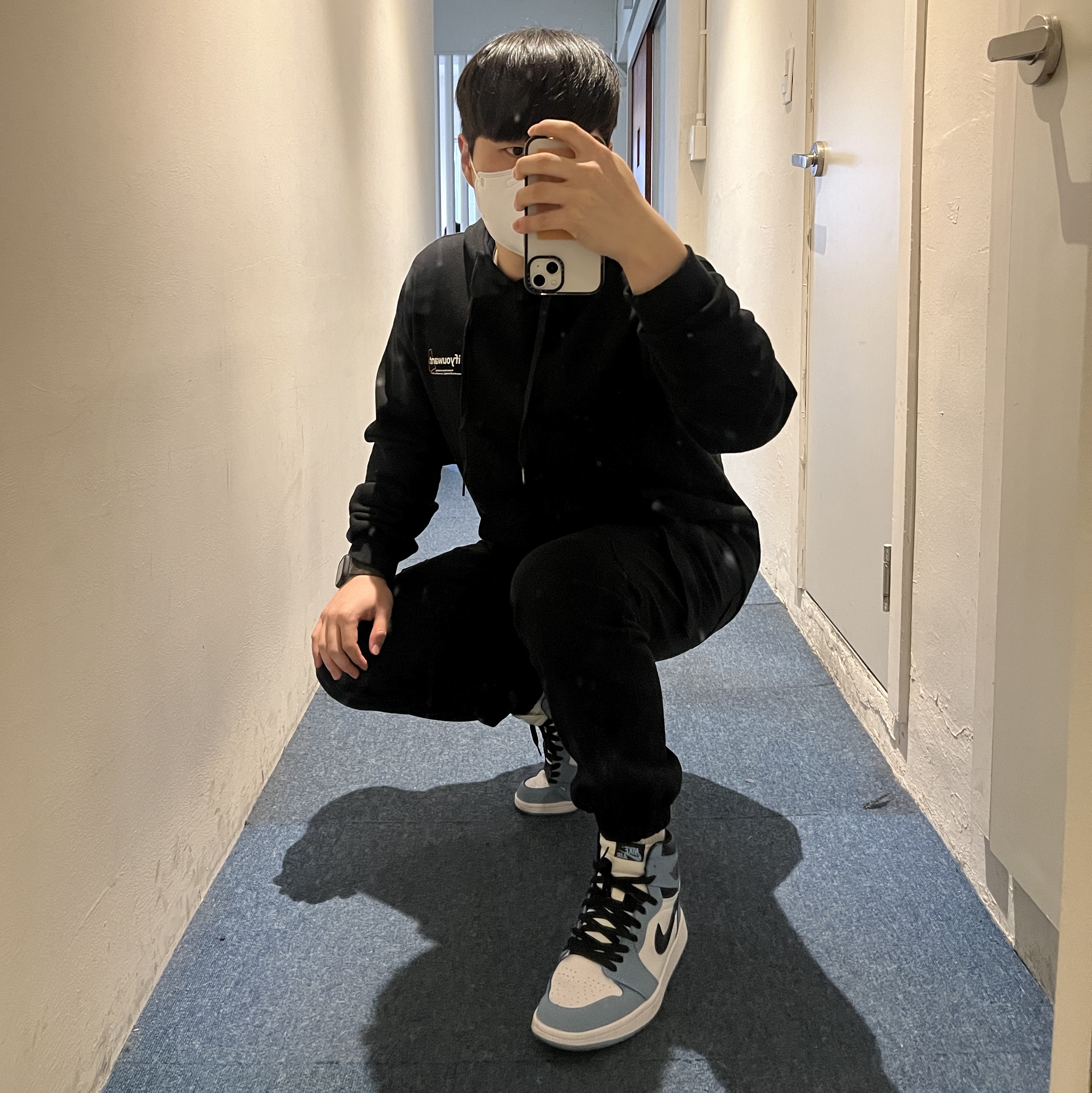 Jordan 1 Retro High OG University Blue 착용 스타일