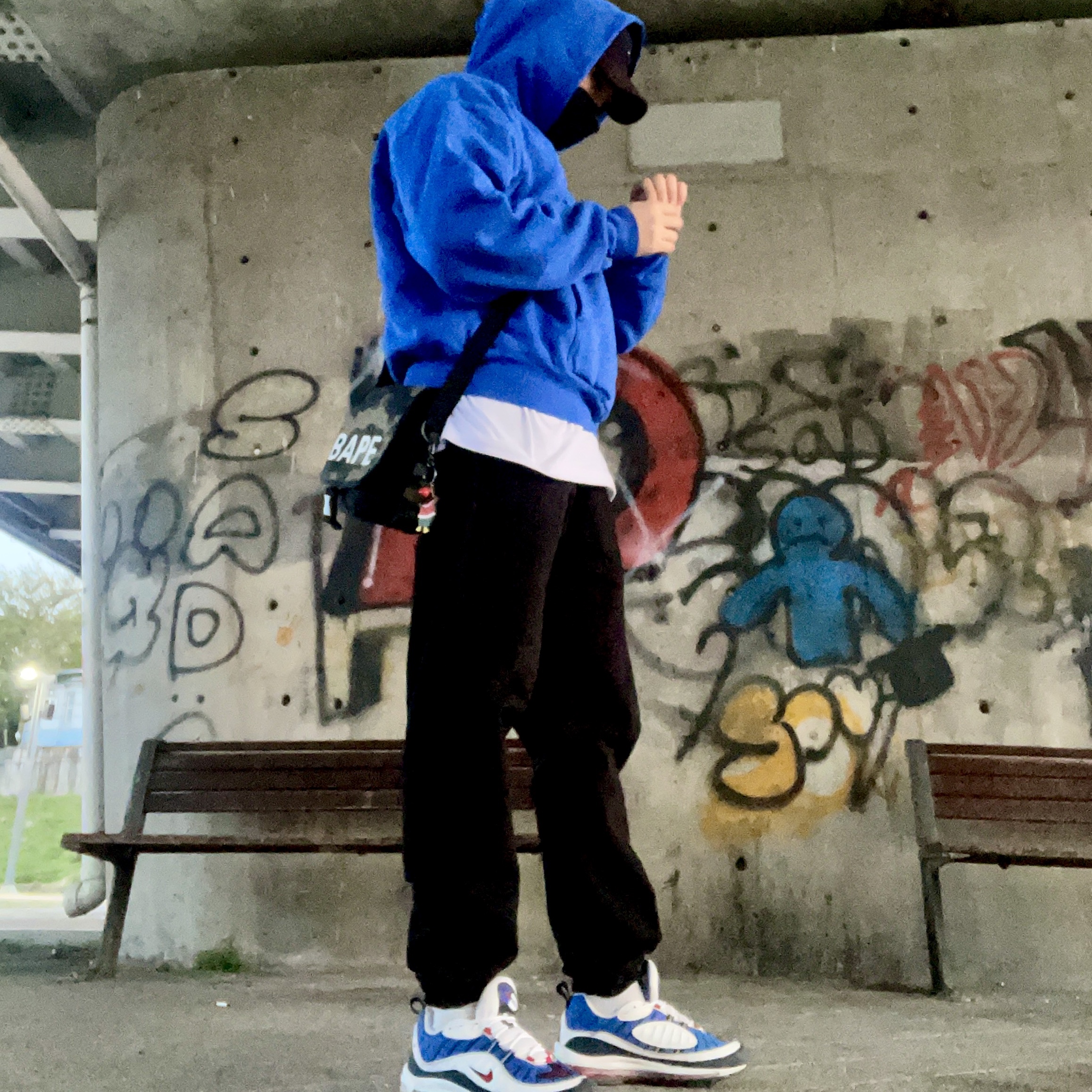 Nike x Drake Nocta NRG AU L91 Cap, Yeezy Gap Hoodie Blue 착용 스타일 - 2