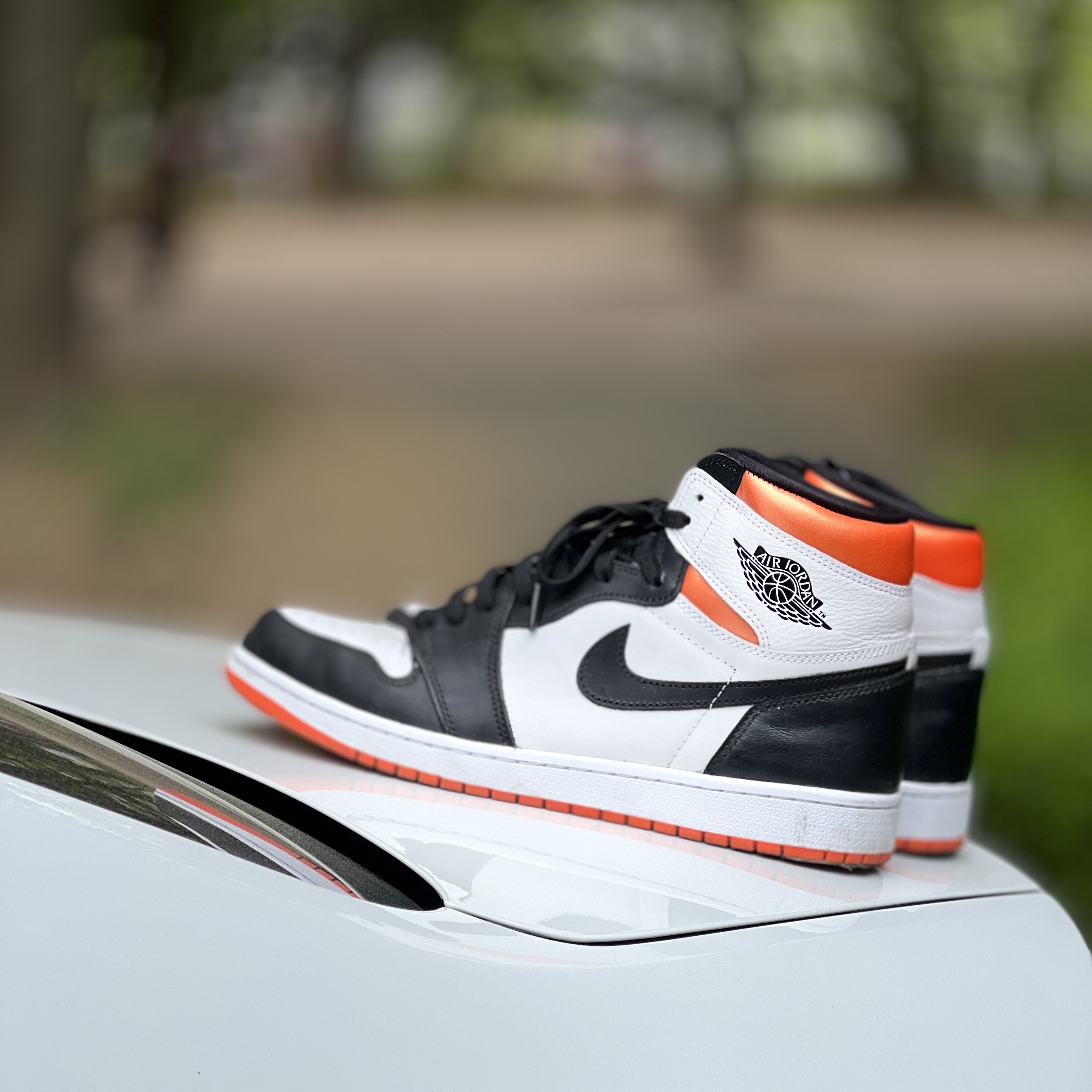 Jordan 1 Retro High OG Electro Orange 착용 스타일
