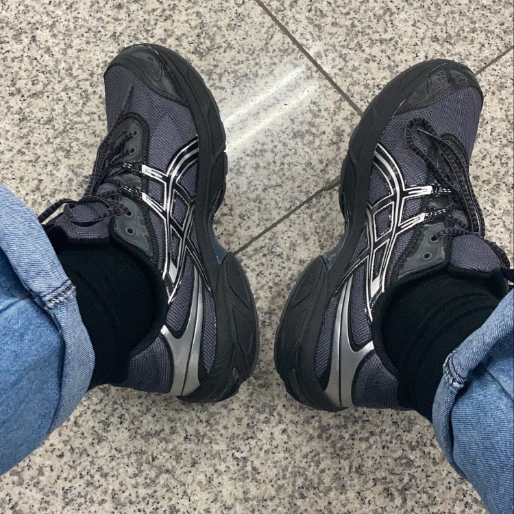 Asics UB2-S Gel-1130 Asphalt Pure Silver 착용 스타일 - 2