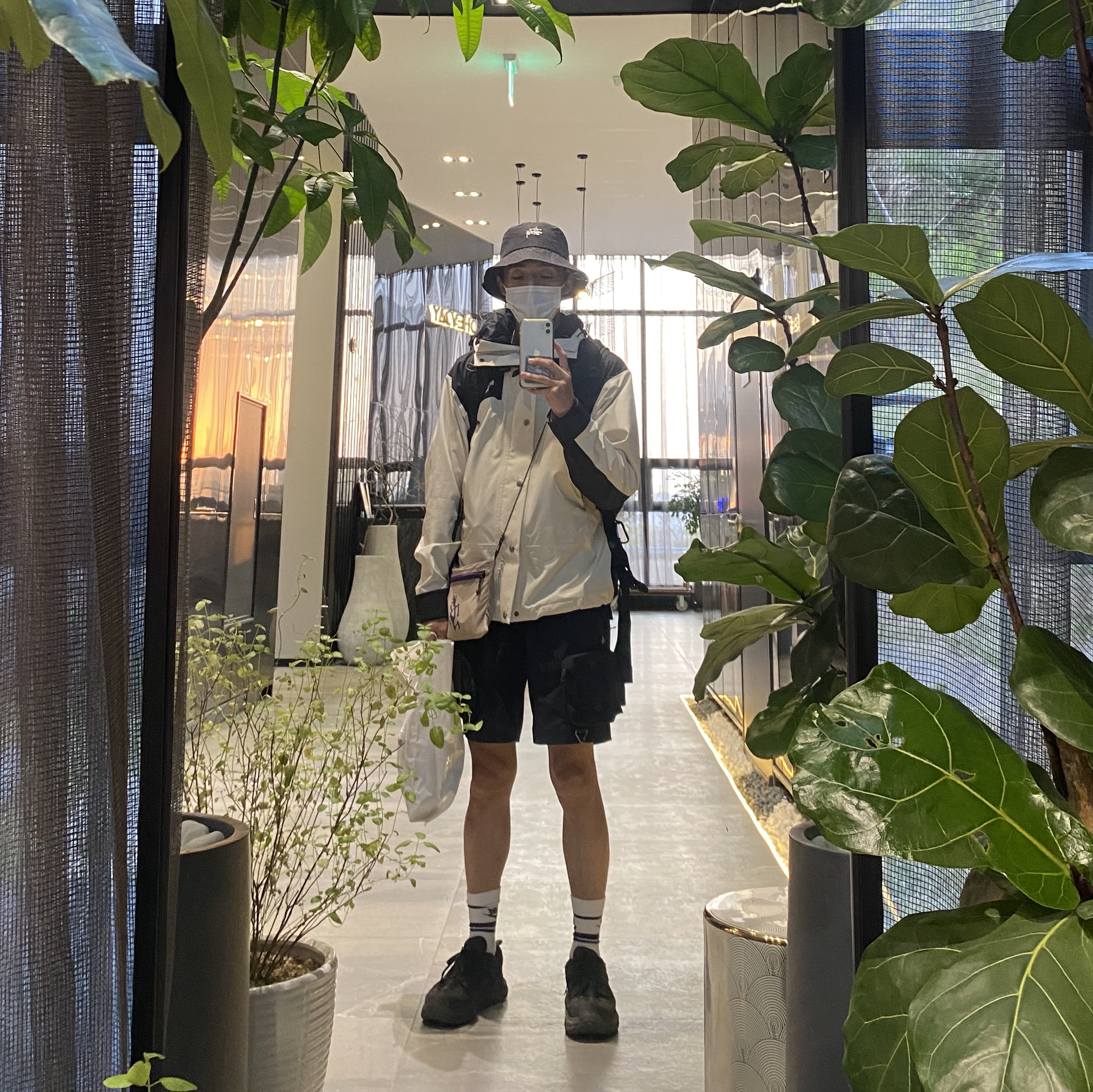 Hoka x Engineered Garments Tor Ultra Low Black, Nike ACG Cargo Shorts Black - Asia 착용 스타일