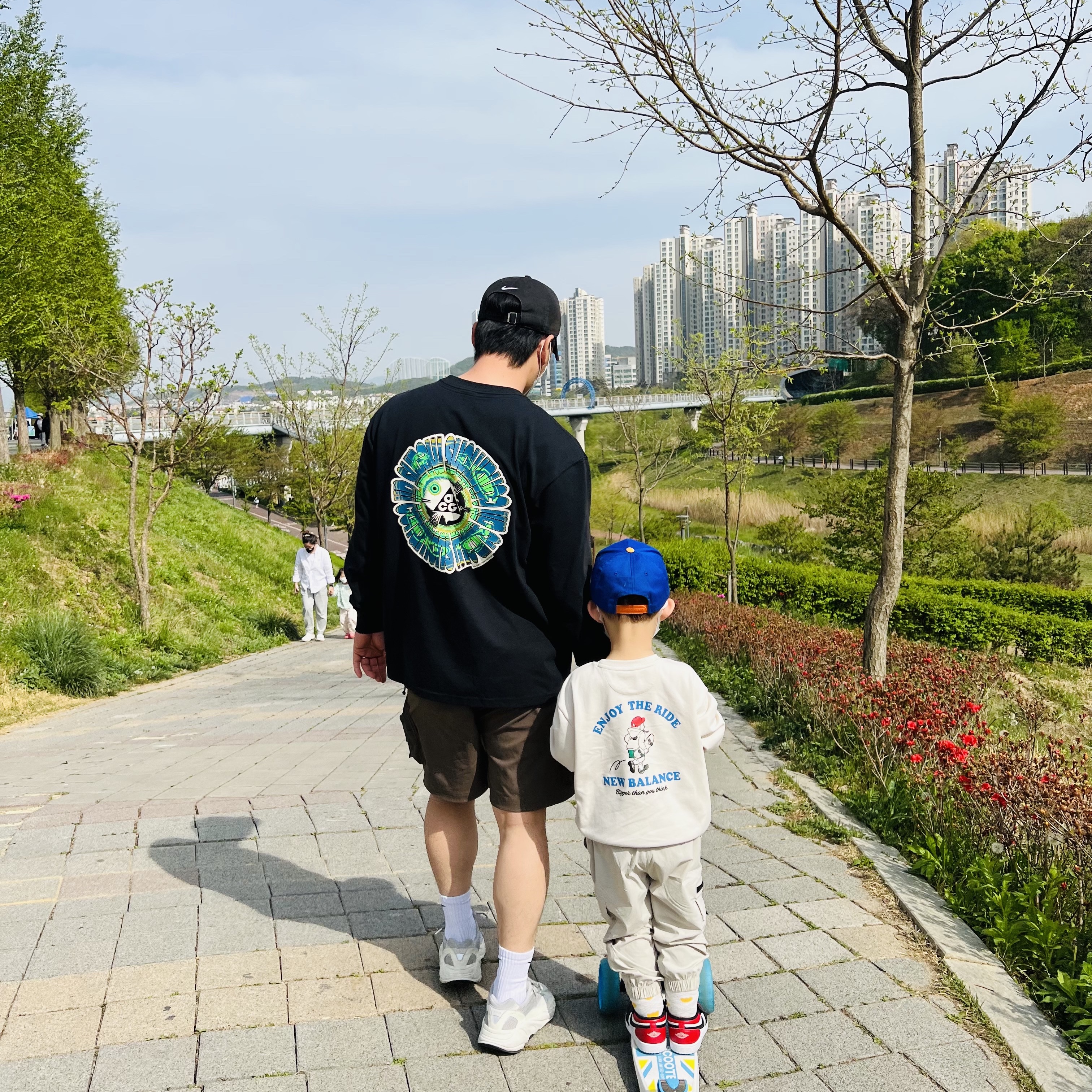 Nike ACG Long Sleeve Circle T-Shirt - Asia, Adidas Yeezy Boost 700 V2 Static 2022 착용 스타일