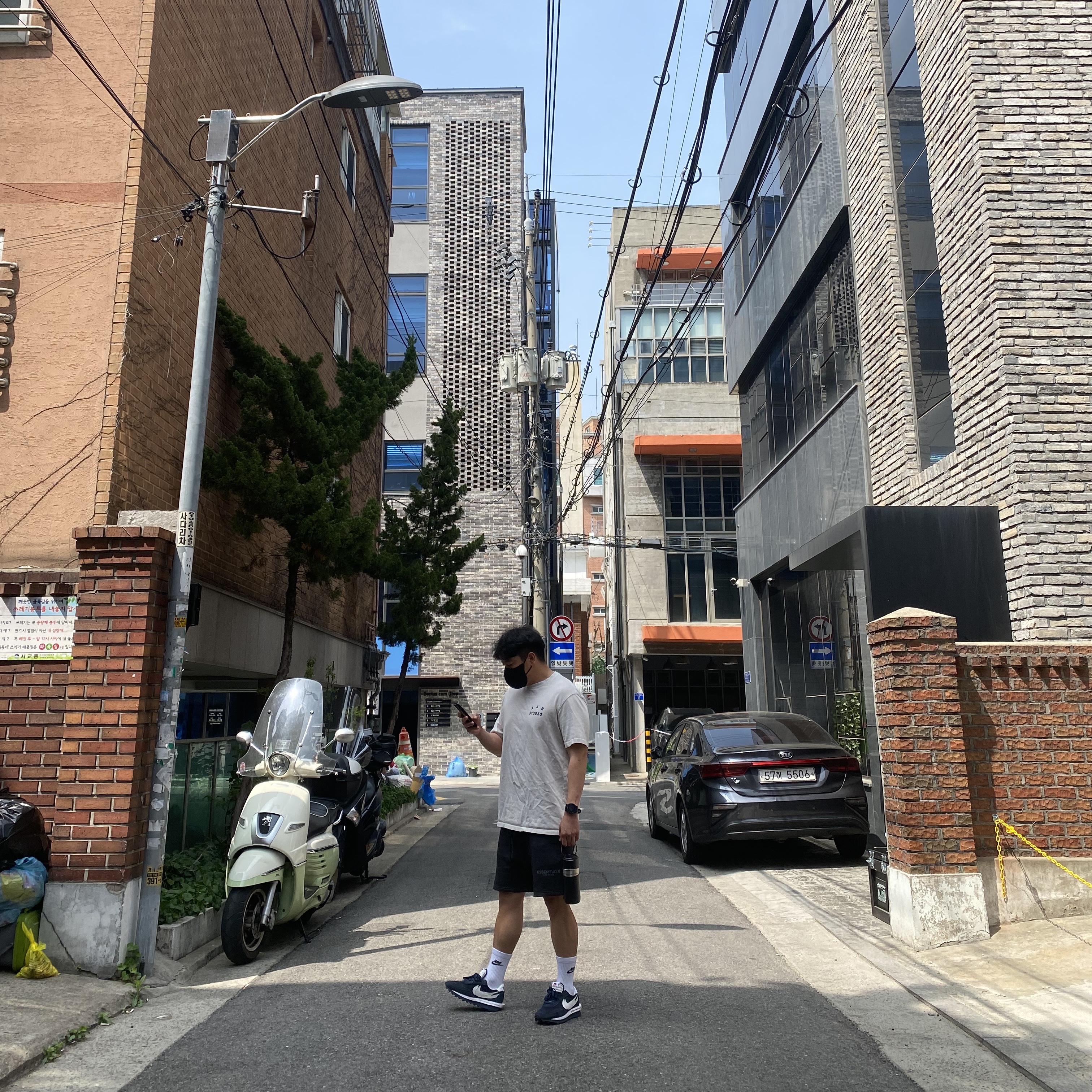 (W) Nike Dunk Low Triple White, Nike x Sacai x Fragment LDWaffle Blackened Blue 착용 스타일 - 2