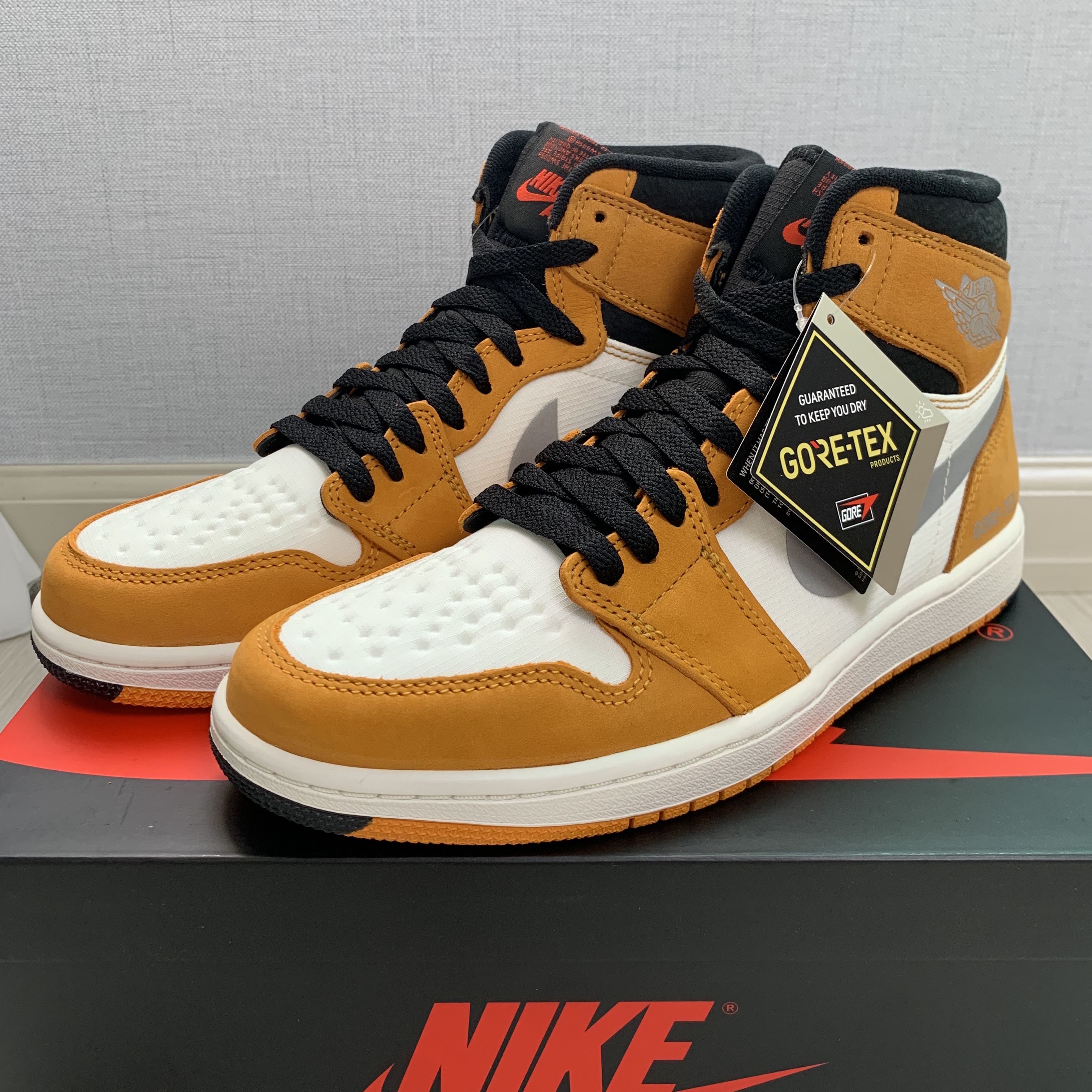 Jordan 1 Element Gore-Tex Light Curry 착용 스타일