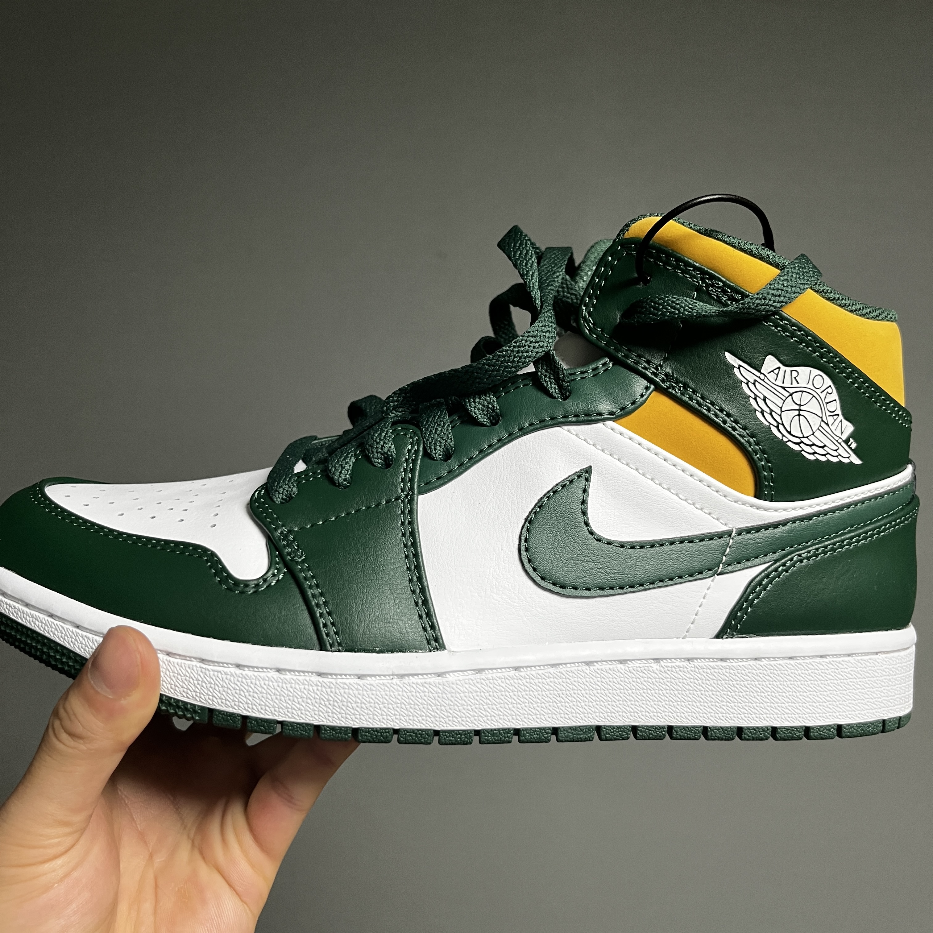 Jordan 1 Mid Sonics 2021 착용 스타일 - 1