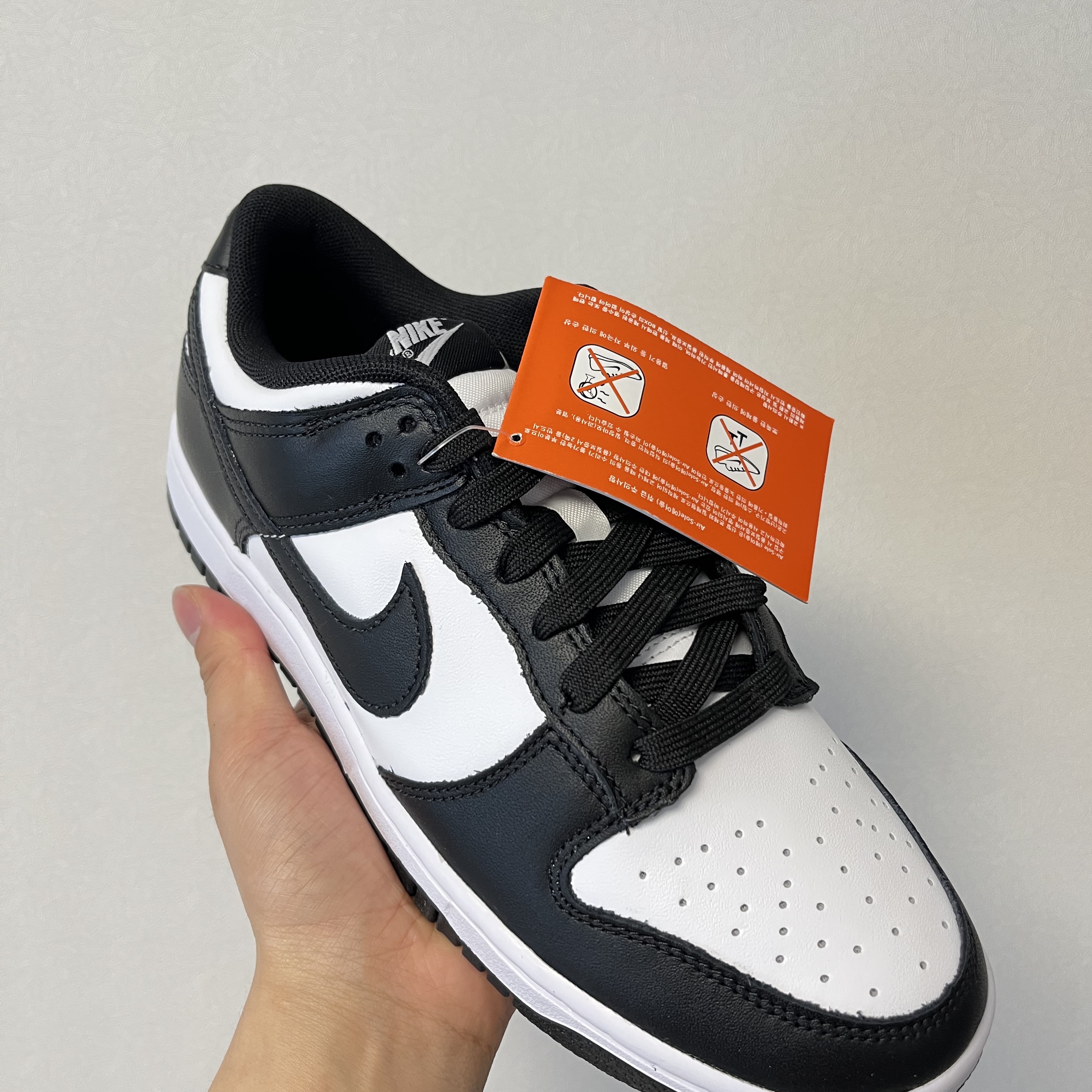 Nike Dunk Low Retro Black 착용 스타일 - 2