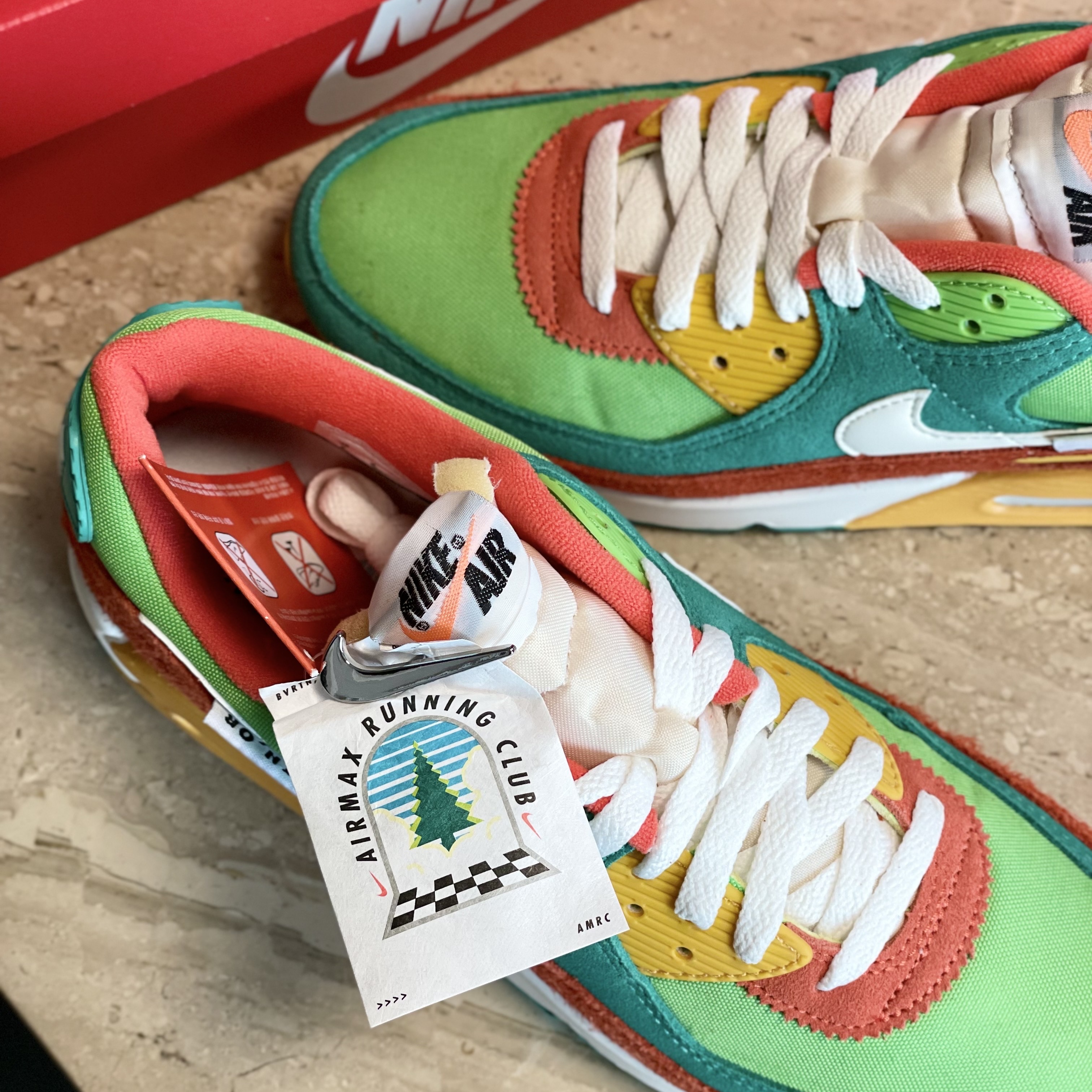 Nike Air Max 90 SE Air Max Running Club Roma Green 착용 스타일