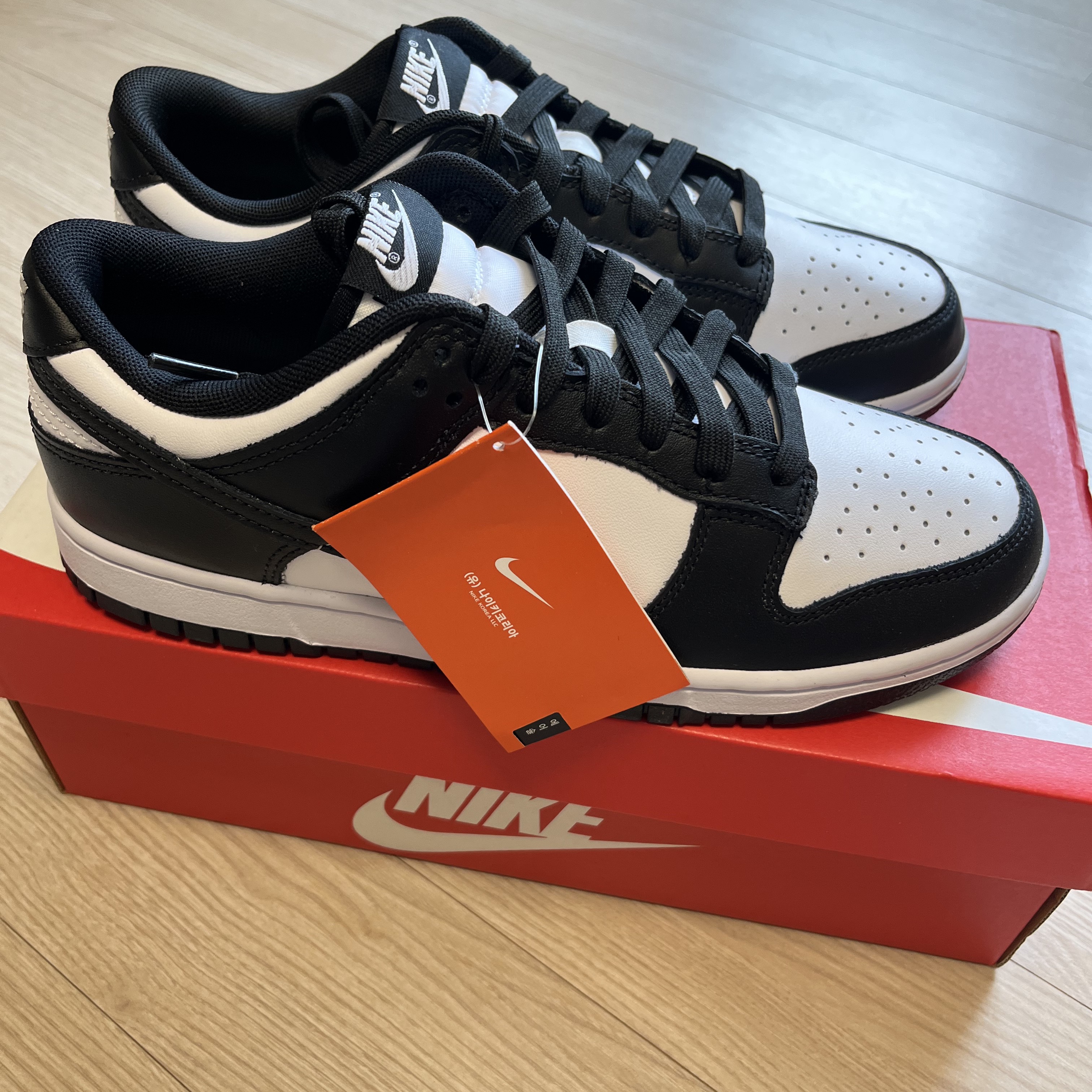 Nike Dunk Low Retro Black 착용 스타일 - 1