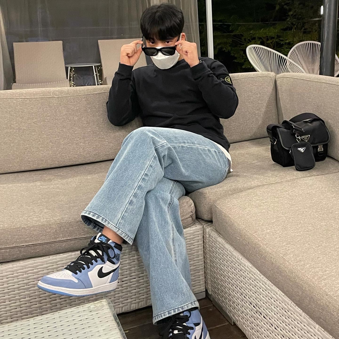 Stone Island 64450 Long Sleeve Crewneck Sweatshirt Black - 21SS, Jordan 1 Retro High OG University Blue 착용 스타일 - 1