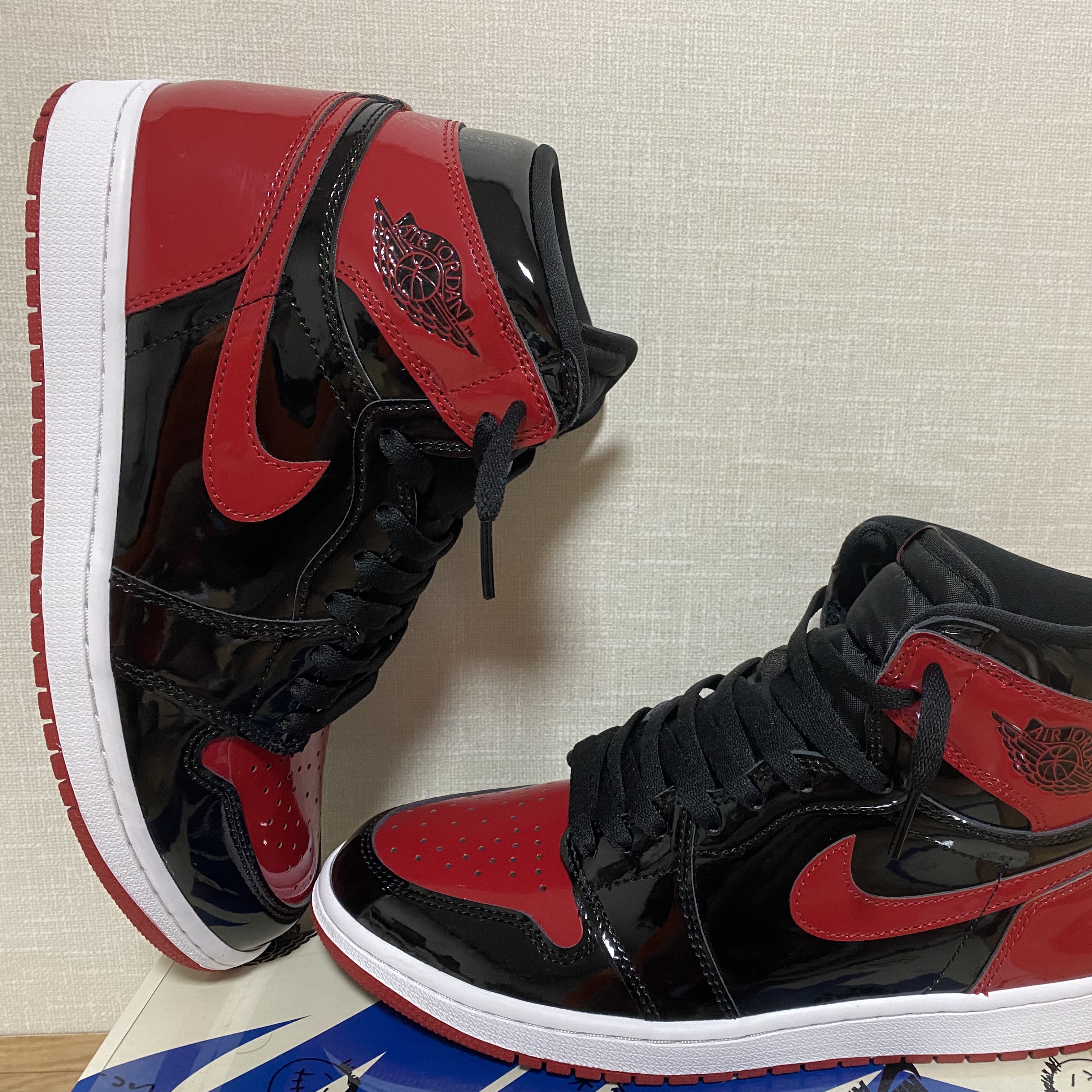 Jordan 1 Retro High OG Patent Bred 착용 스타일 - 2