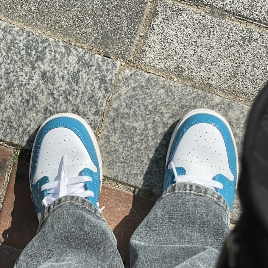 Jordan 1 Low SE Barcelona, (GS) Jordan 1 Low SE Barcelona 착용 스타일
