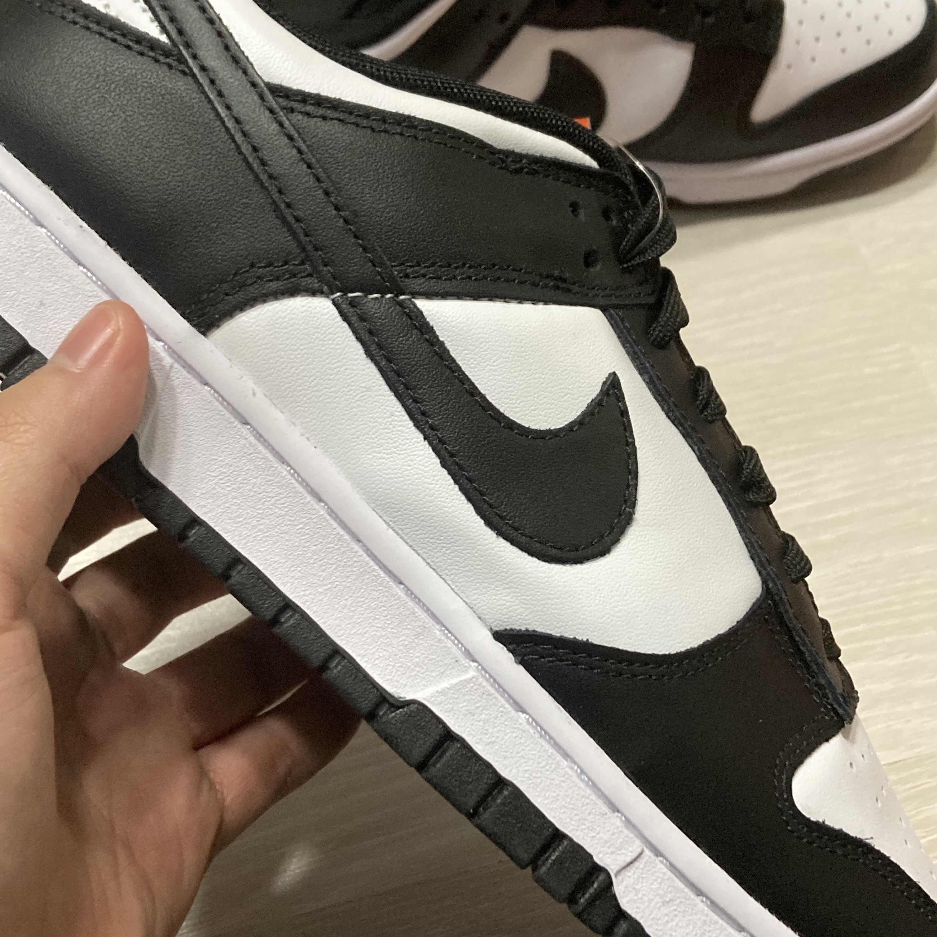 Nike Dunk Low Retro Black 착용 스타일 - 3