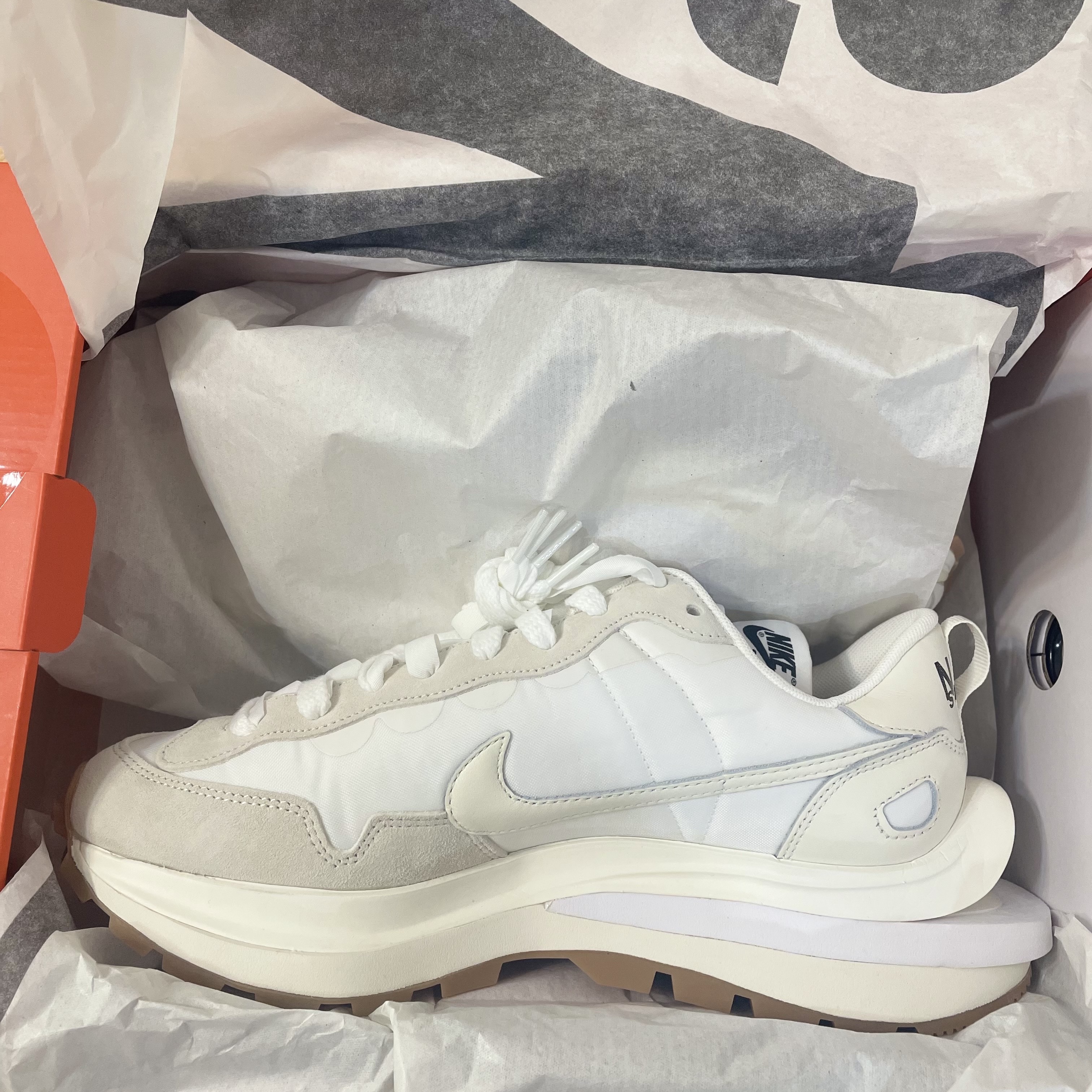 Nike x Sacai VaporWaffle White and Gum 착용 스타일 - 1