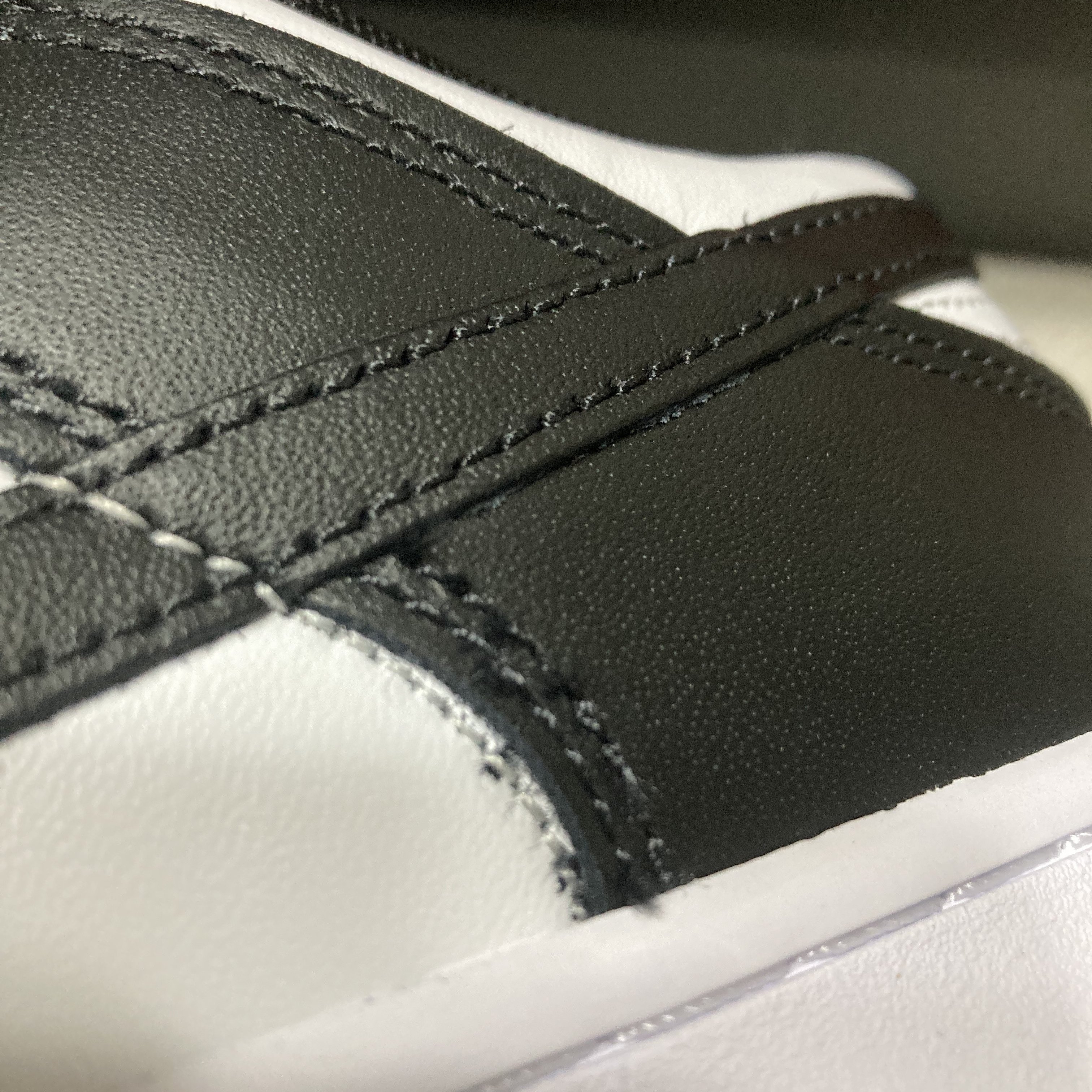 Nike Dunk Low Retro Black 착용 스타일 - 4
