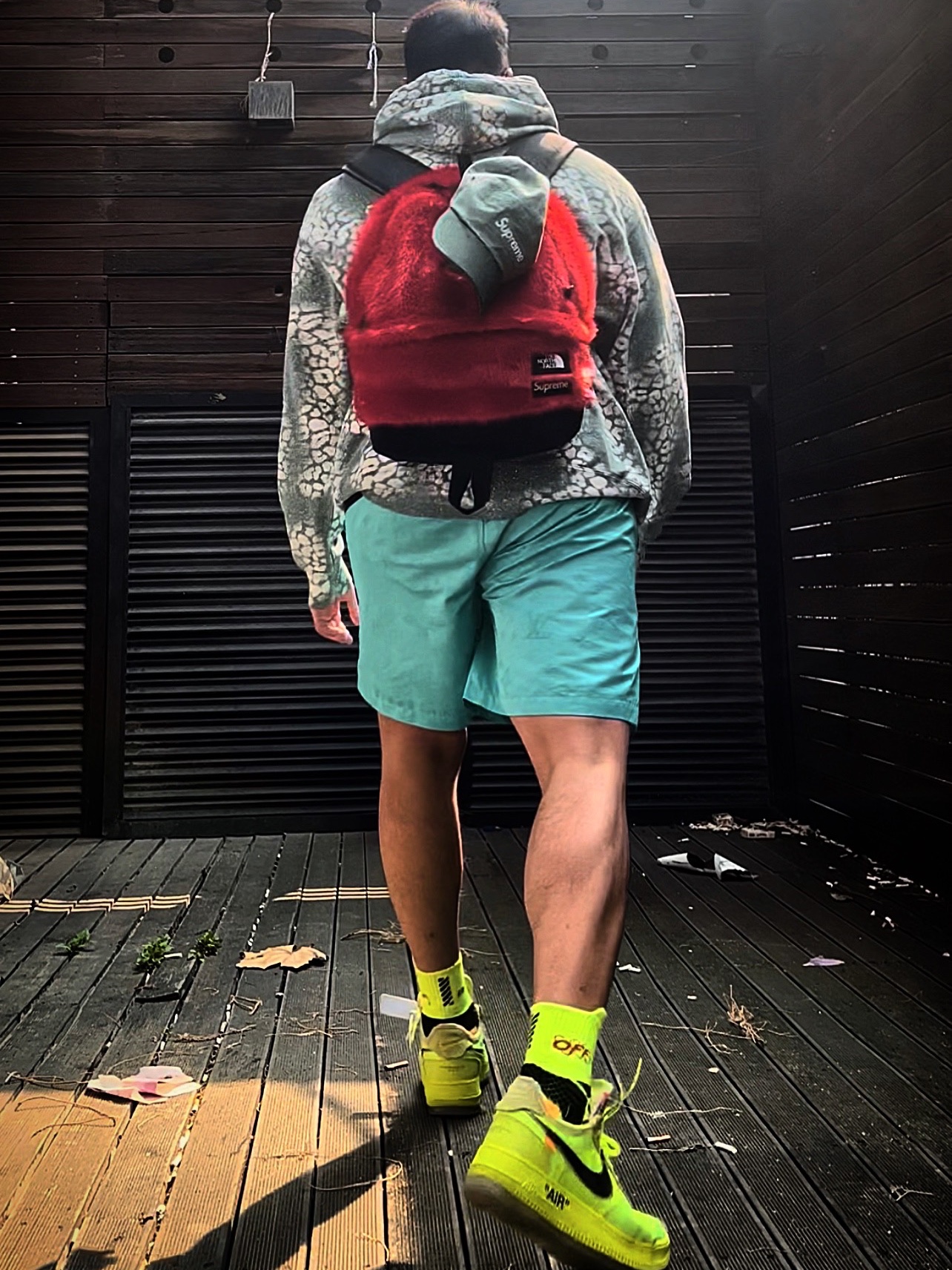 Supreme Waxed Cotton Camp Cap Green - 21FW, Supreme x The North Face Faux Fur Backpack Red - 20FW 착용 스타일 - 4