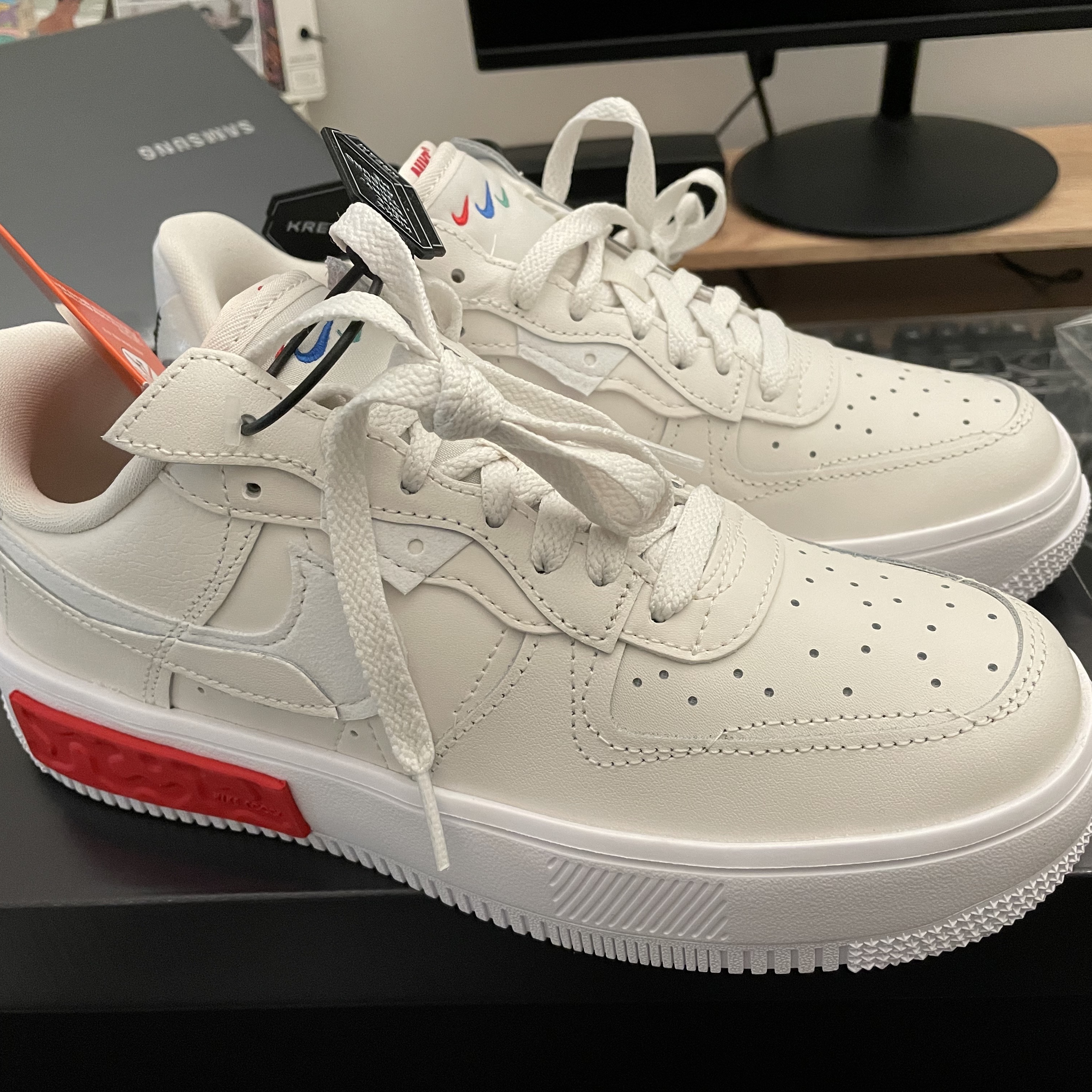 (W) Nike Air Force 1 Fontanka Phantom White 착용 스타일 - 3