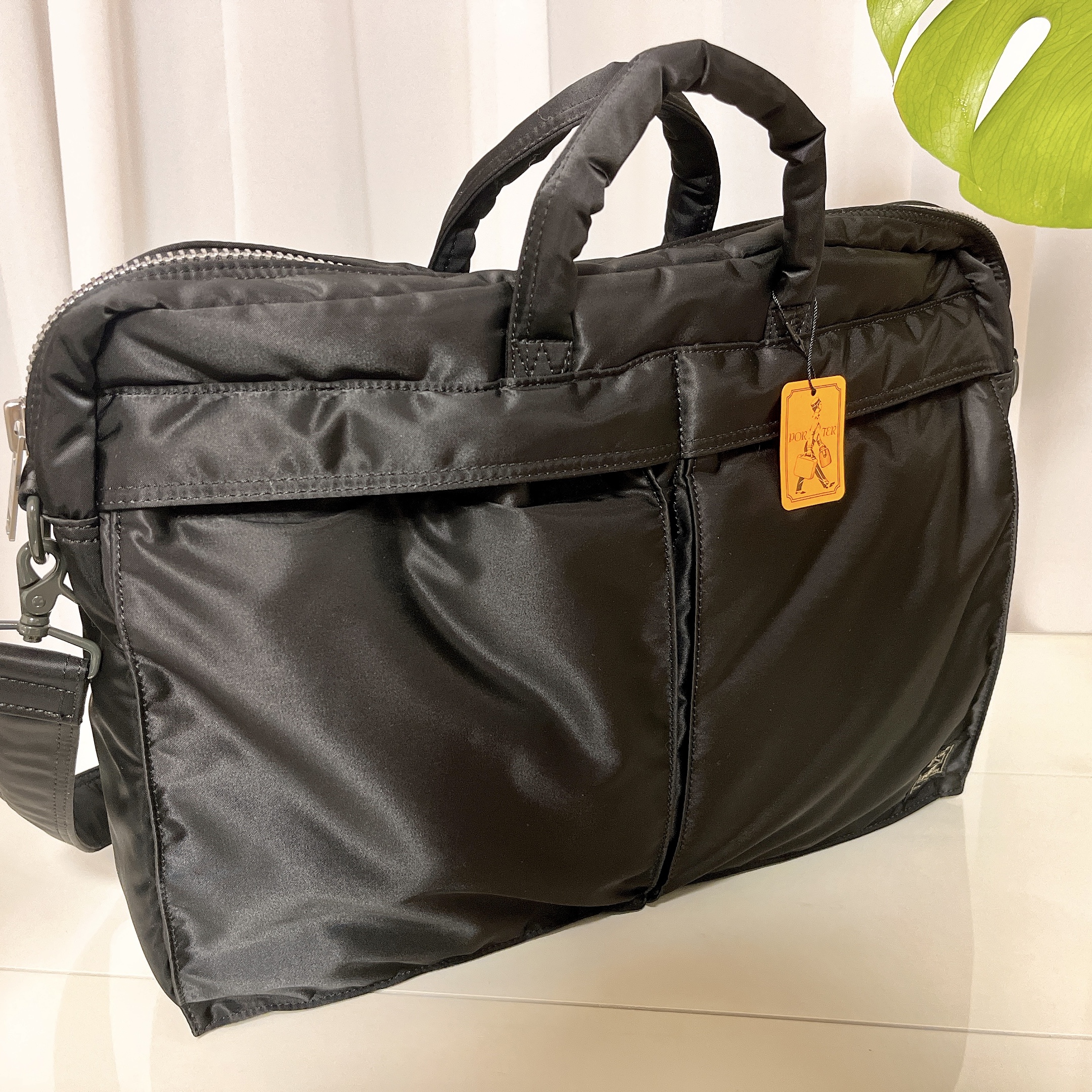 Porter Tanker 2Way Briefcase Black 착용 스타일 - 2