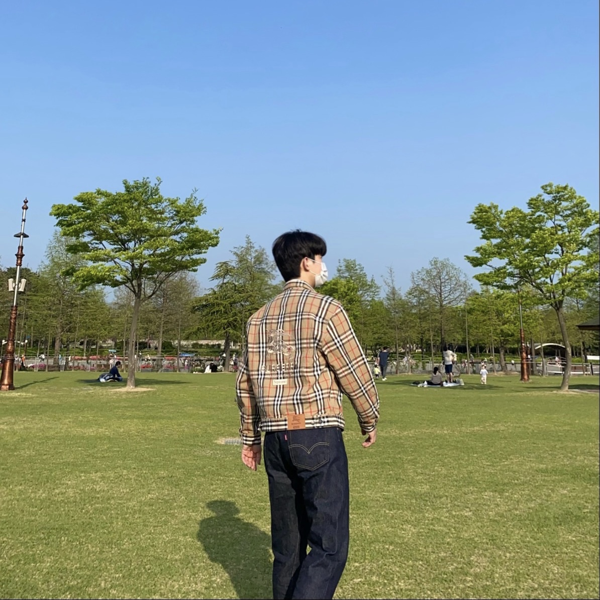 Supreme x Burberry Denim Trucker Jacket Beige - 22SS 착용 스타일