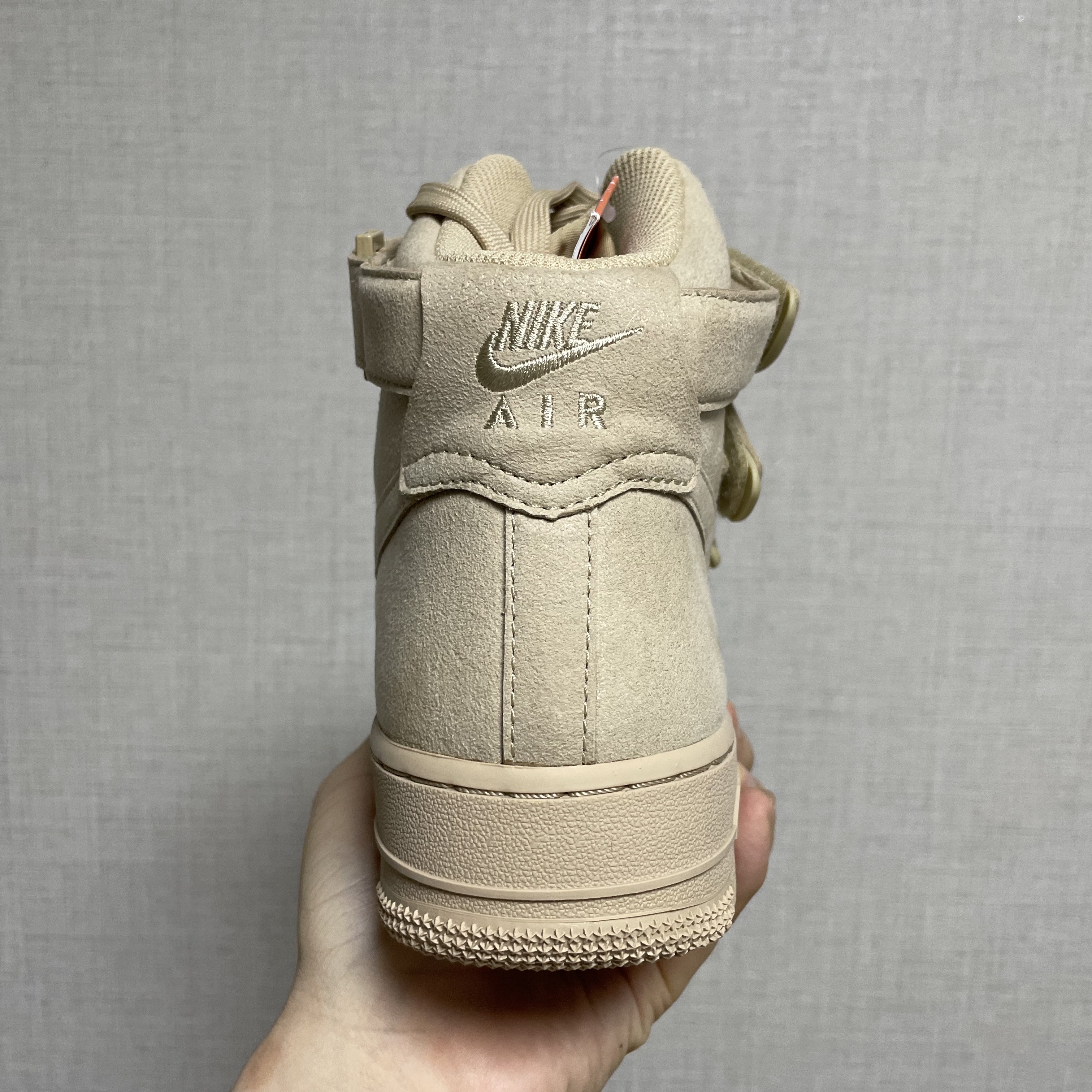 Nike x Billie Eilish Air Force 1 High '07 SP Mushroom 착용 스타일 - 4