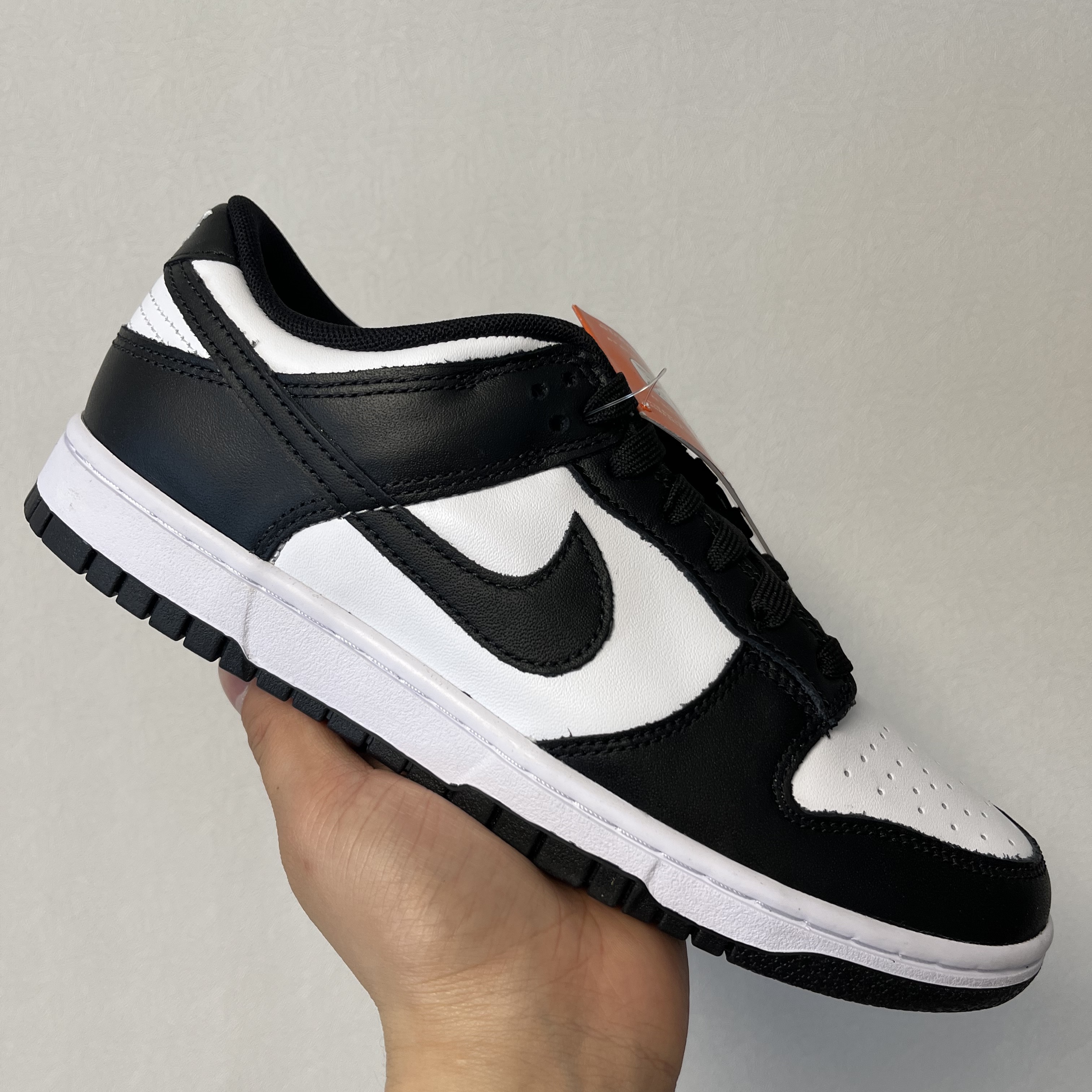 Nike Dunk Low Retro Black 착용 스타일 - 3