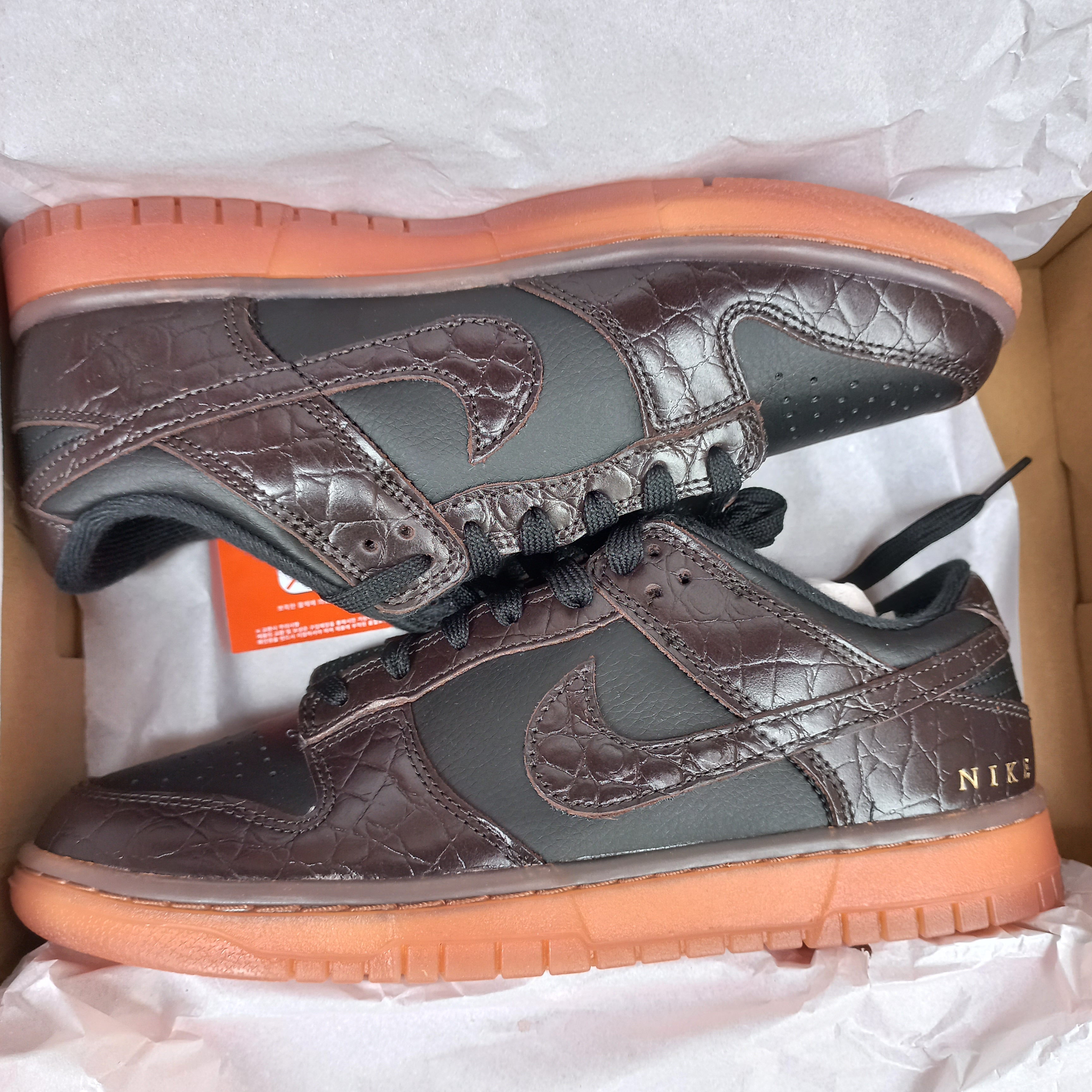 Nike Dunk Low SE Velvet Brown and Black 착용 스타일 - 2
