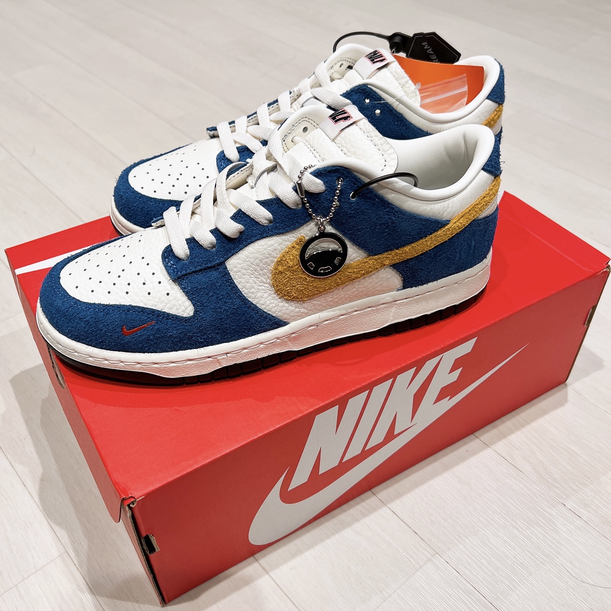Nike x Kasina Dunk Low 80's Bus 착용 스타일