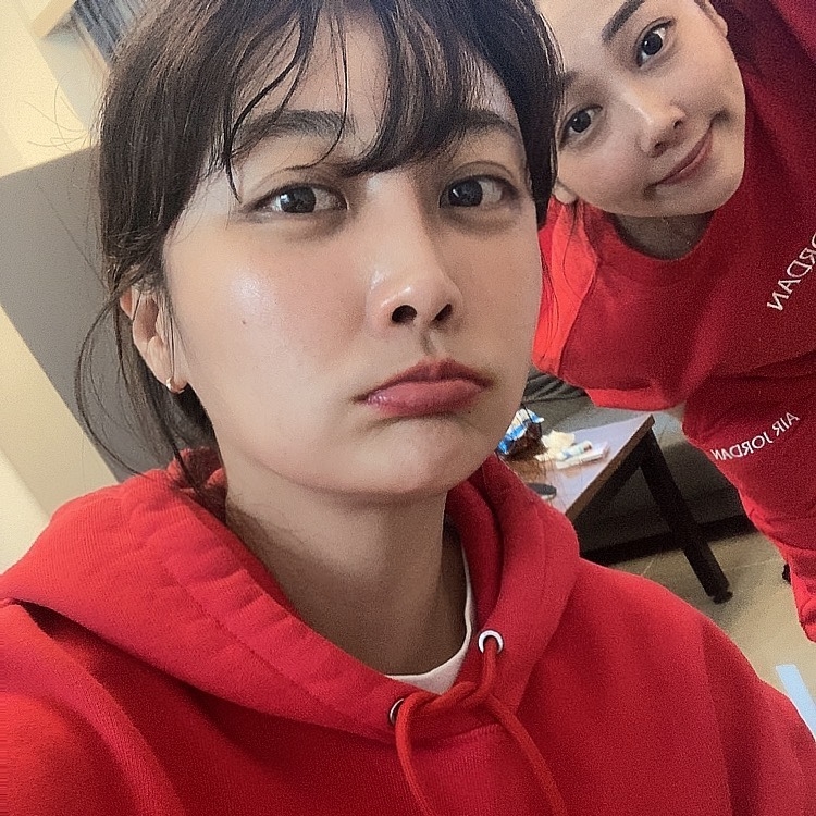 Jordan Wordmark Fleece Hoodie Fire Red - Asia, Jordan Wordmark T-Shirt Fire Red - Asia 착용 스타일 - 3
