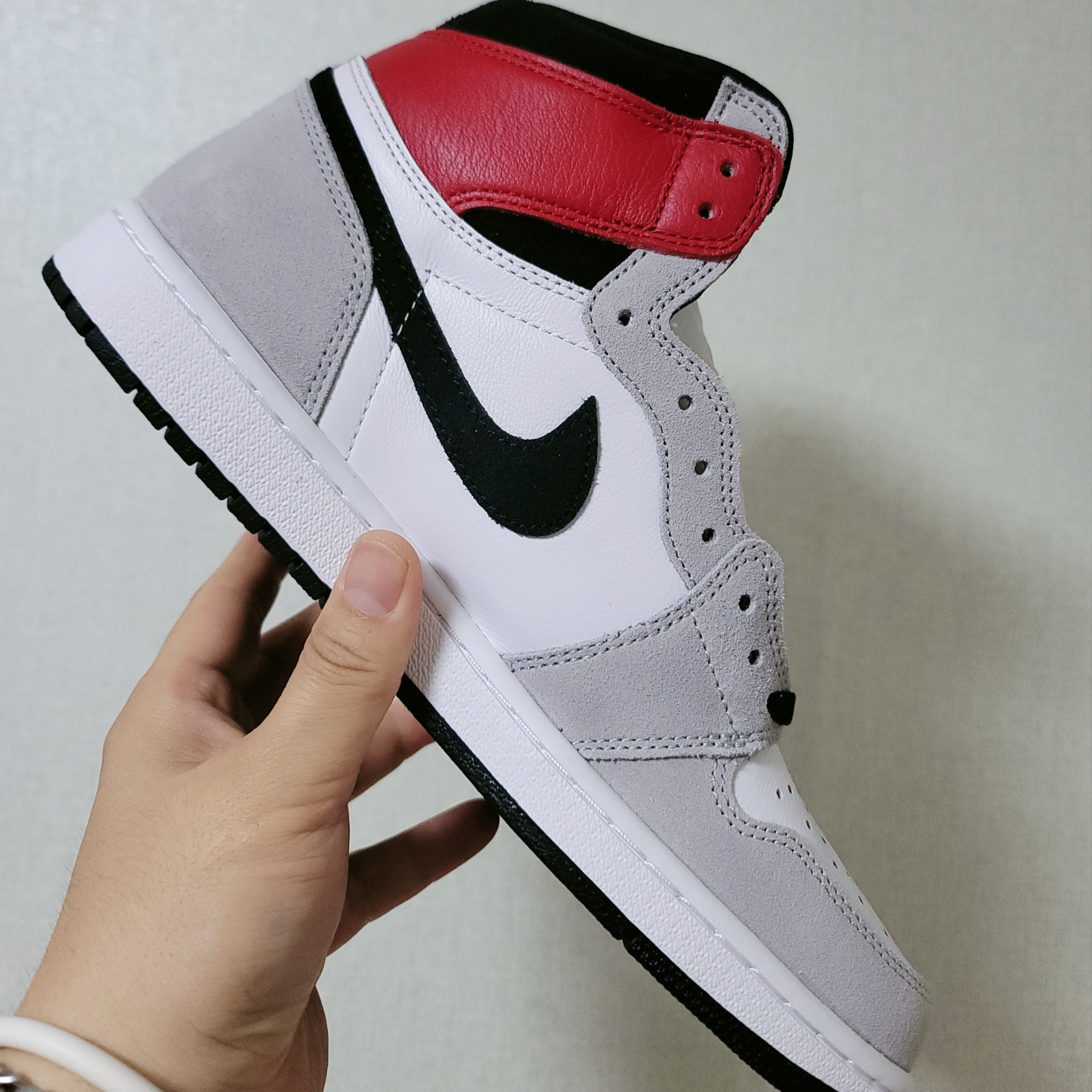 Jordan 1 Retro High OG Light Smoke Grey 착용 스타일