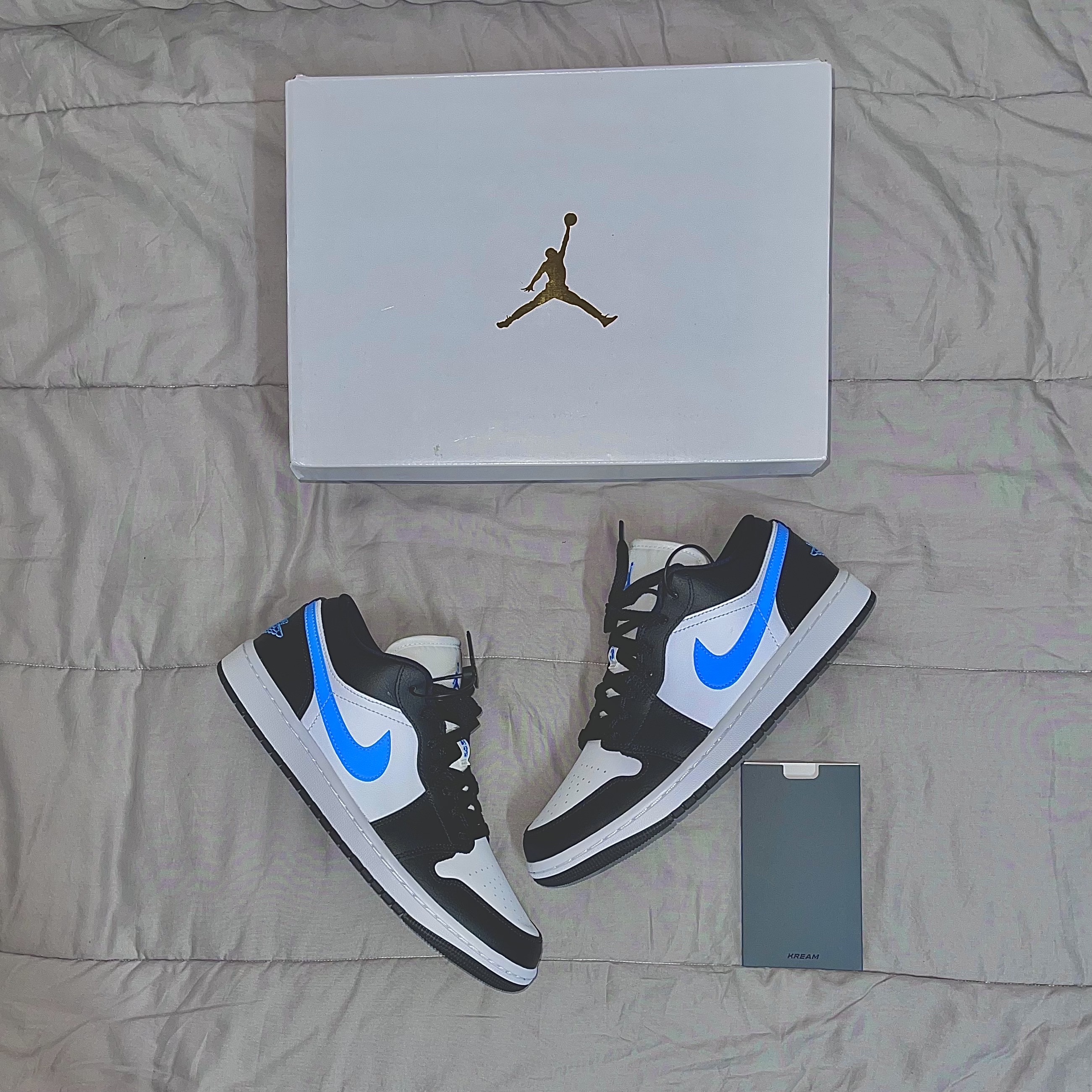 (W) Jordan 1 Low Black University Blue 착용 스타일 - 1