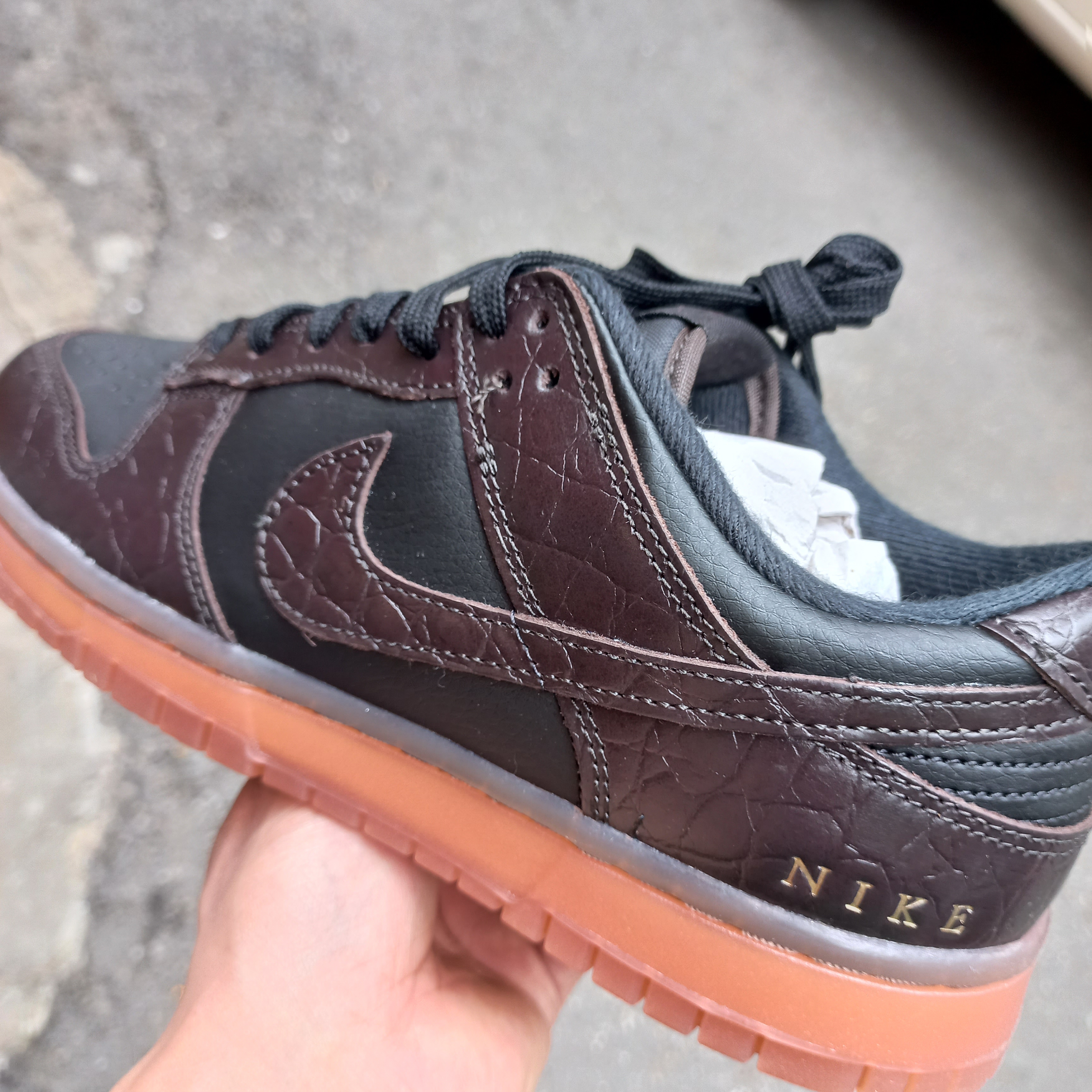 Nike Dunk Low SE Velvet Brown and Black 착용 스타일 - 1