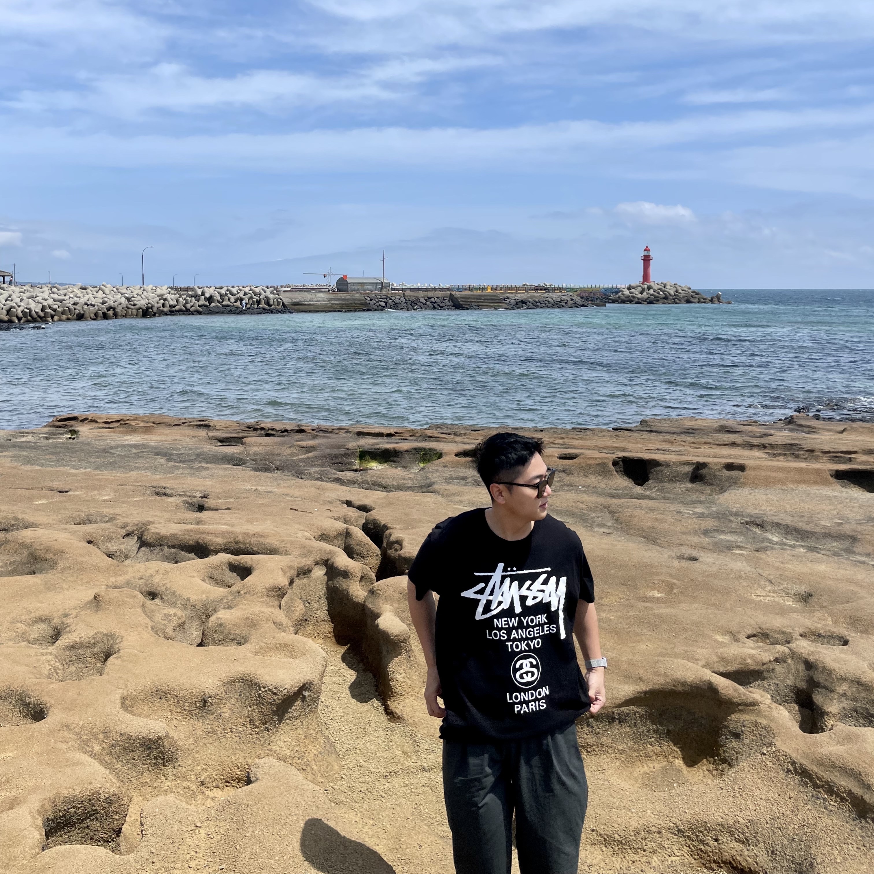Stussy World Tour T-Shirt Black 착용 스타일