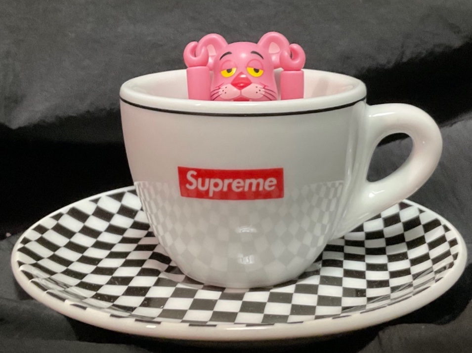 Supreme x IPA Porcellane Aosta Espresso Set Black (Set of 2), Bearbrick Pink Panther 100% & 400% Set 착용 스타일 - 1