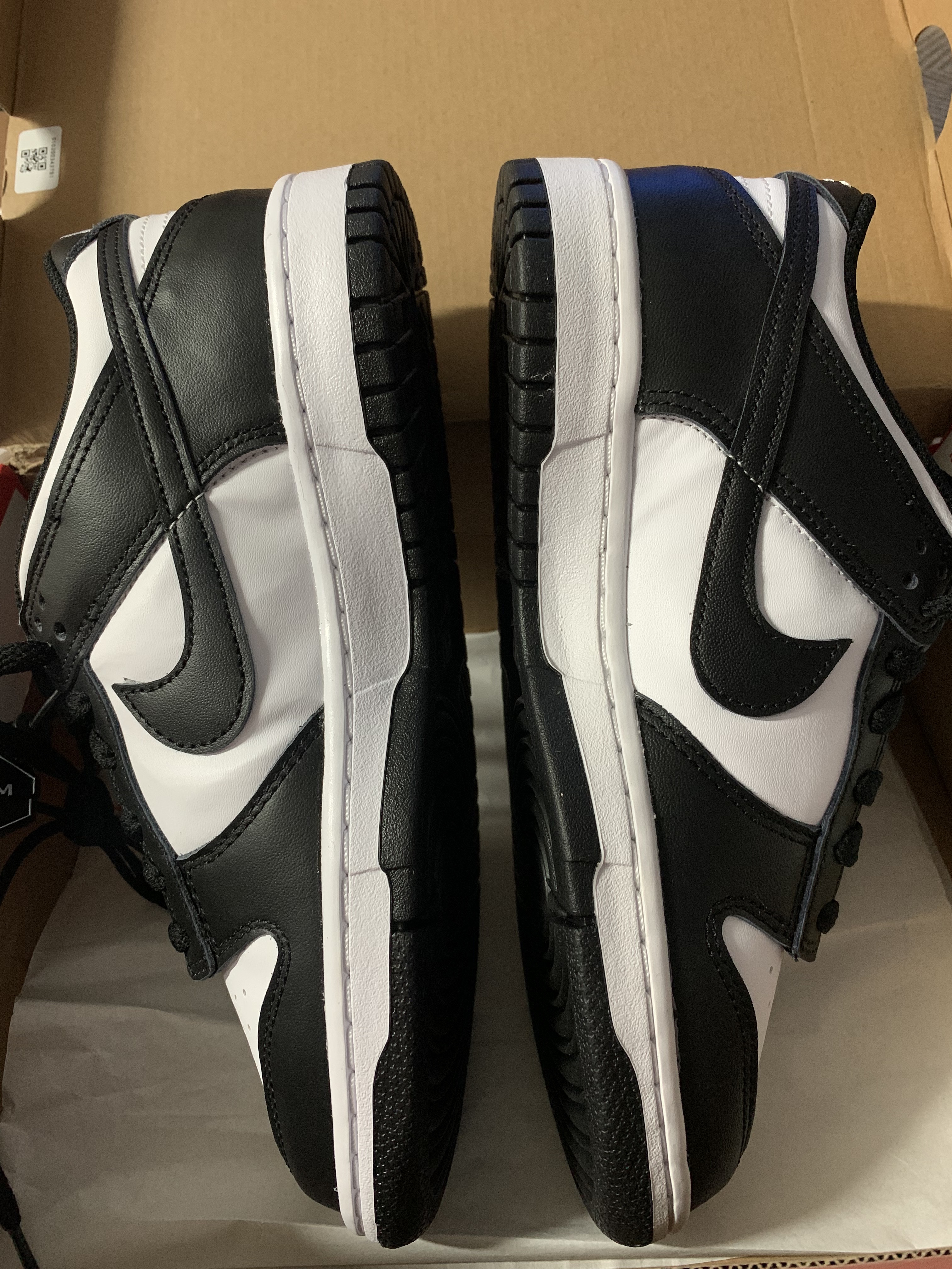 (GS) Nike Dunk Low Black 착용 스타일 - 3