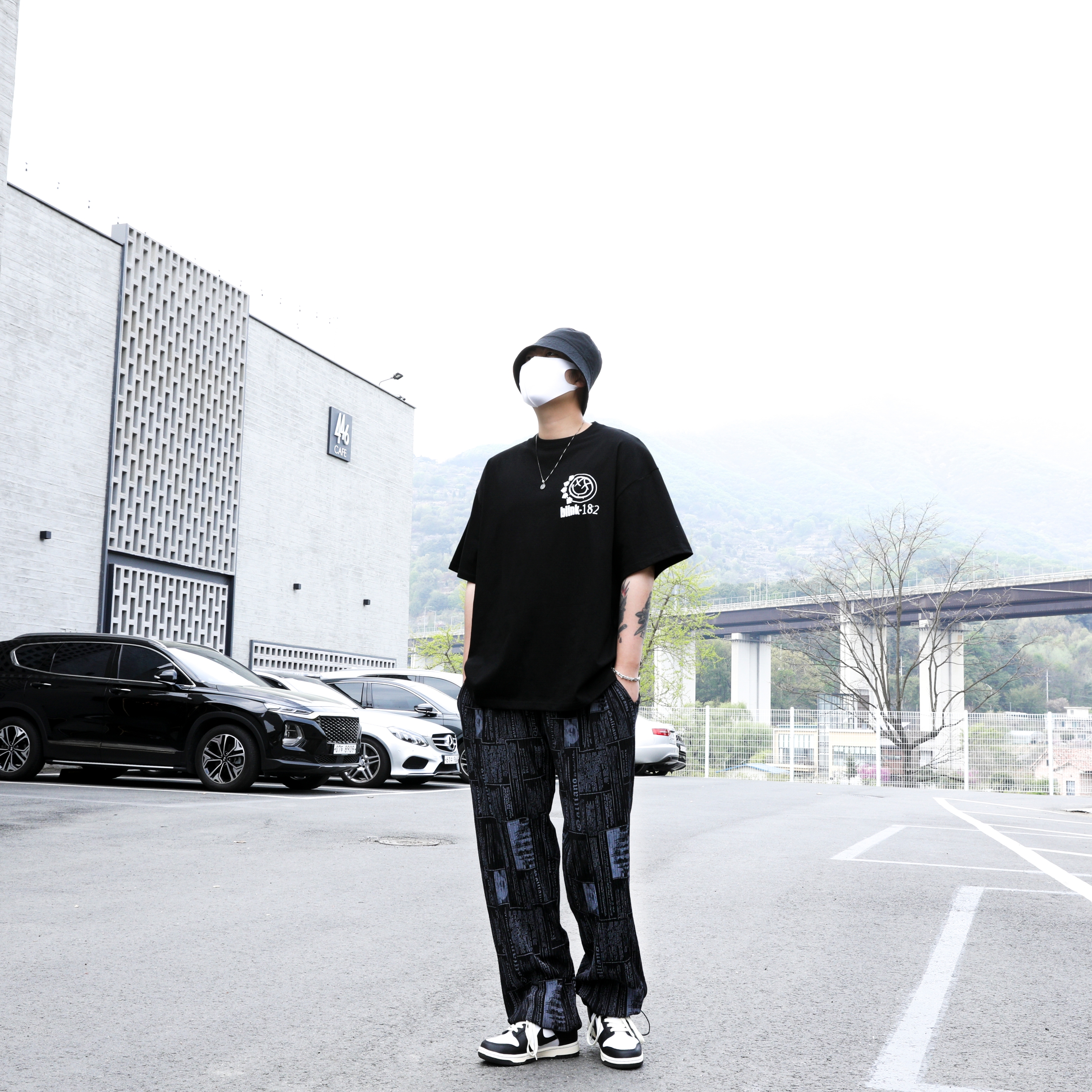 Nike Dunk Low Retro Black 착용 스타일 - 2