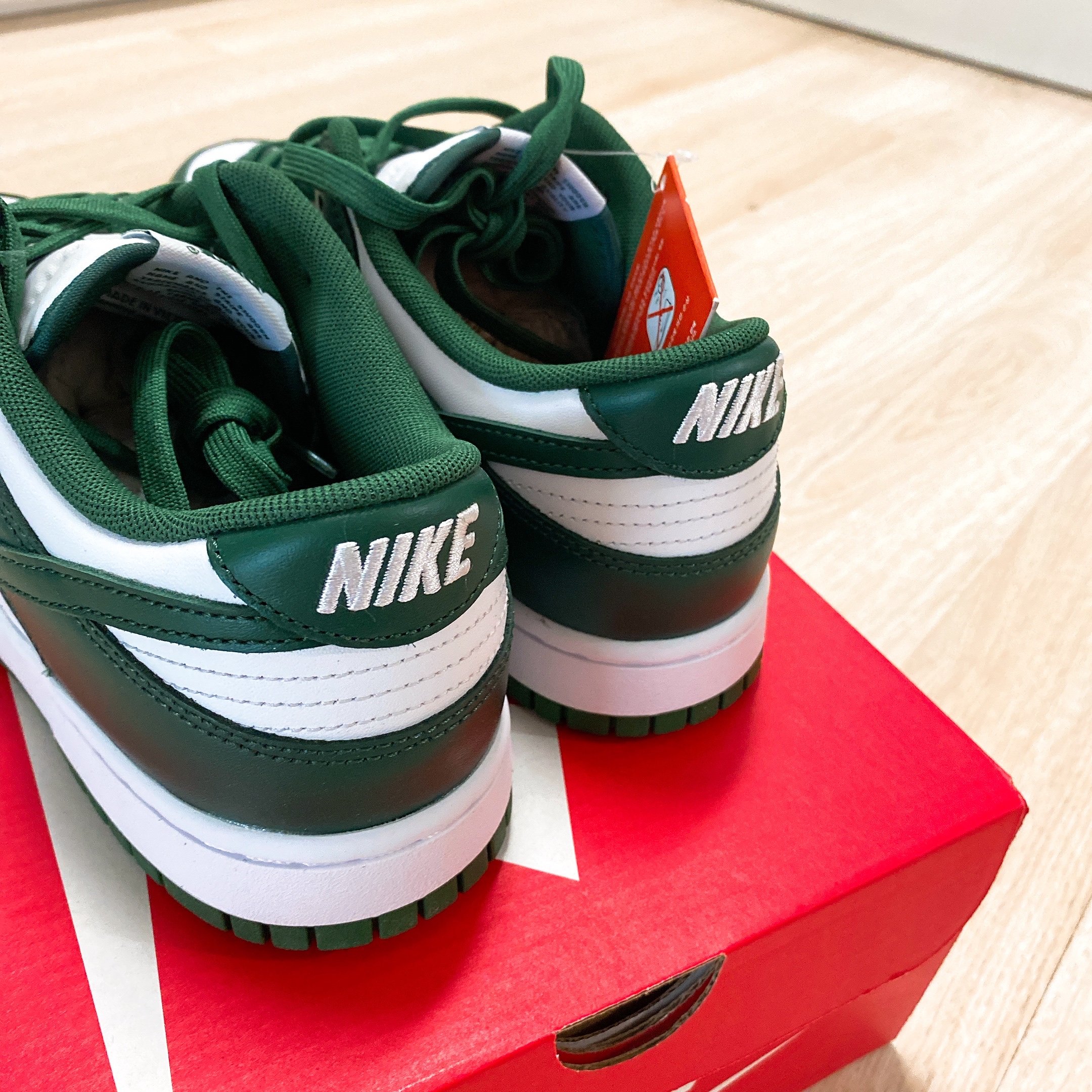 Nike Dunk Low Retro Varsity Green 착용 스타일 - 3