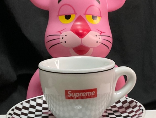 Supreme x IPA Porcellane Aosta Espresso Set Black (Set of 2), Bearbrick Pink Panther 100% & 400% Set 착용 스타일 - 3