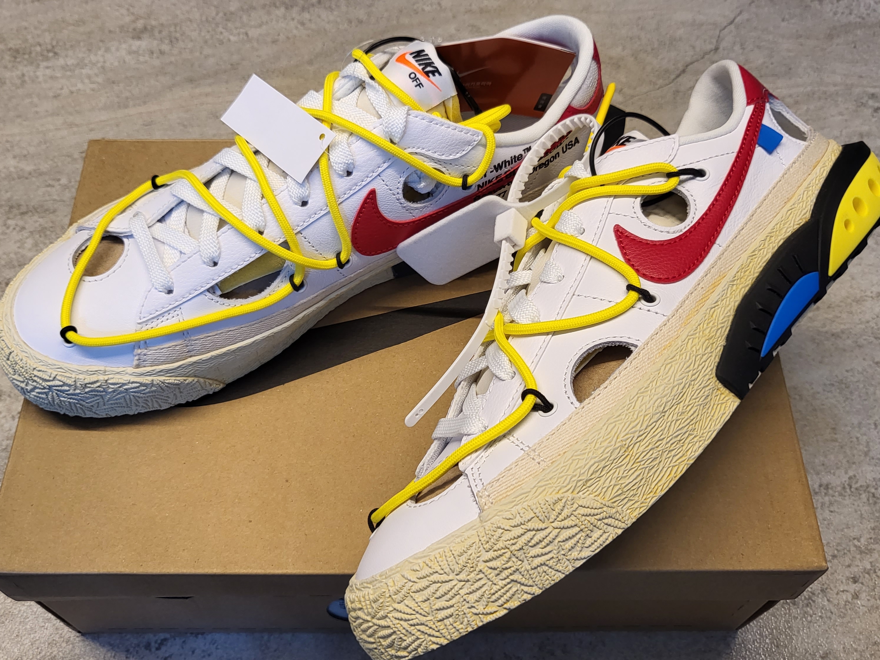 Nike x Off-White Blazer Low '77 White and University Red 착용 스타일