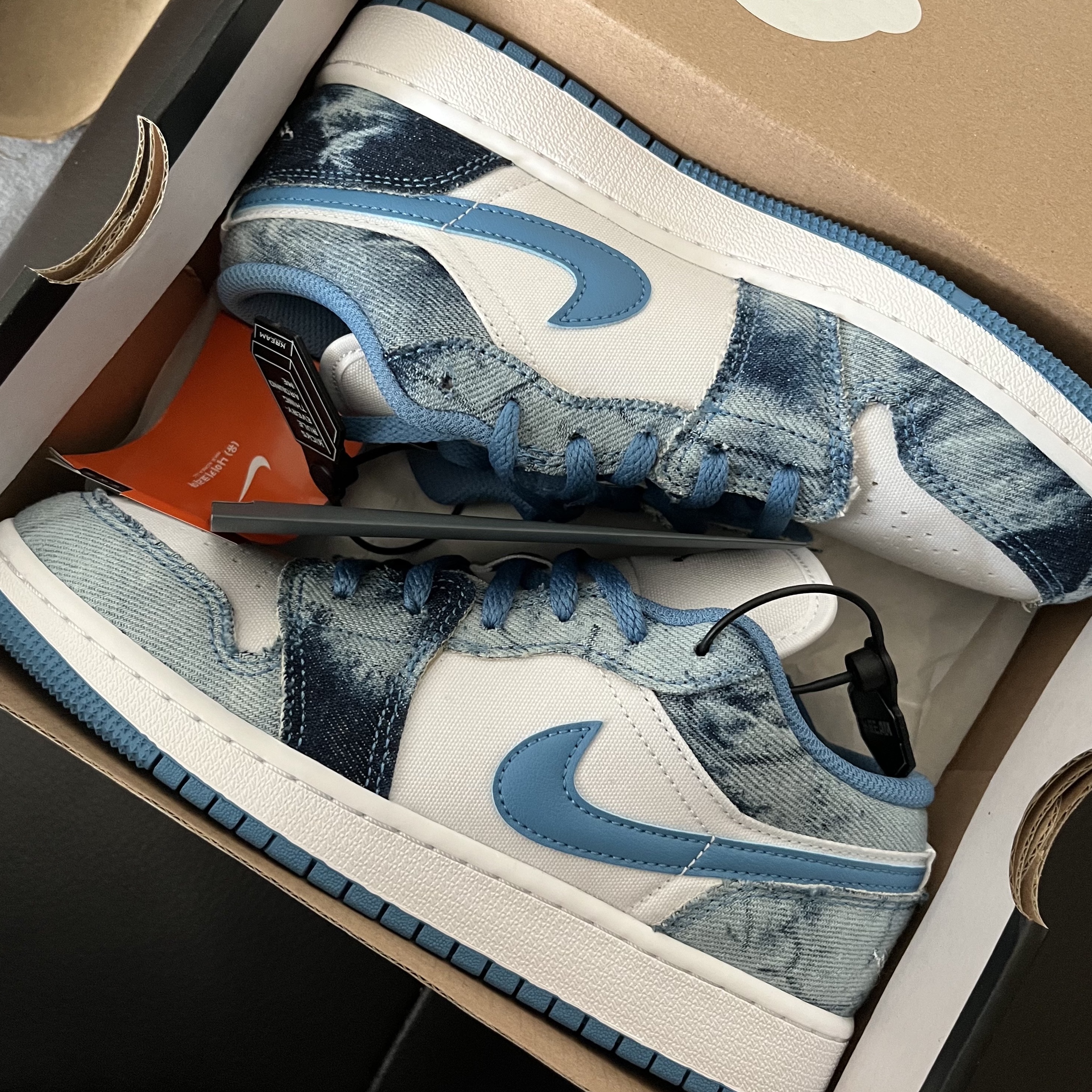 (GS) Jordan 1 Low Washed Denim 착용 스타일