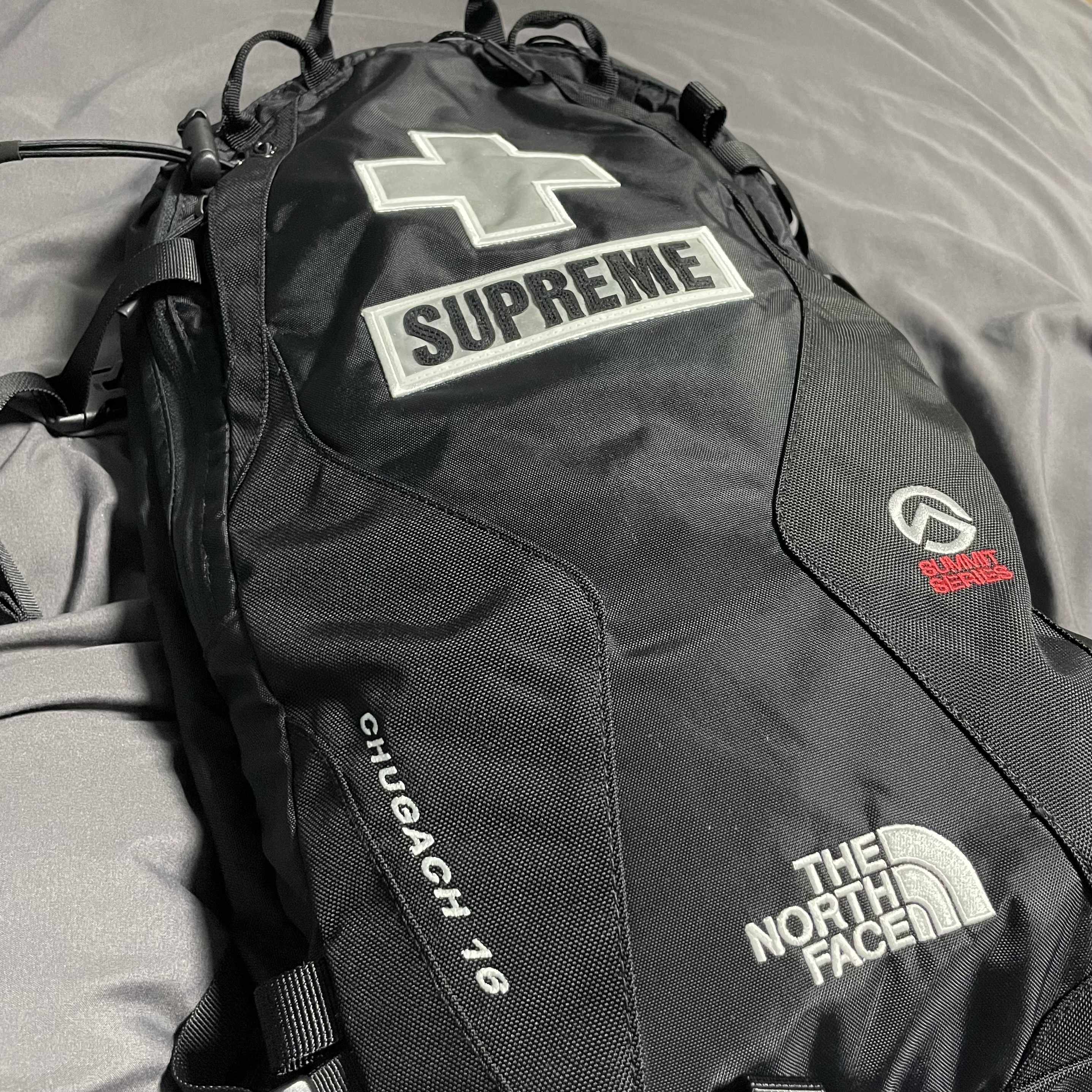 Supreme x The North Face Summit Series Rescue Chugach 16 Backpack Black - 22SS 착용 스타일