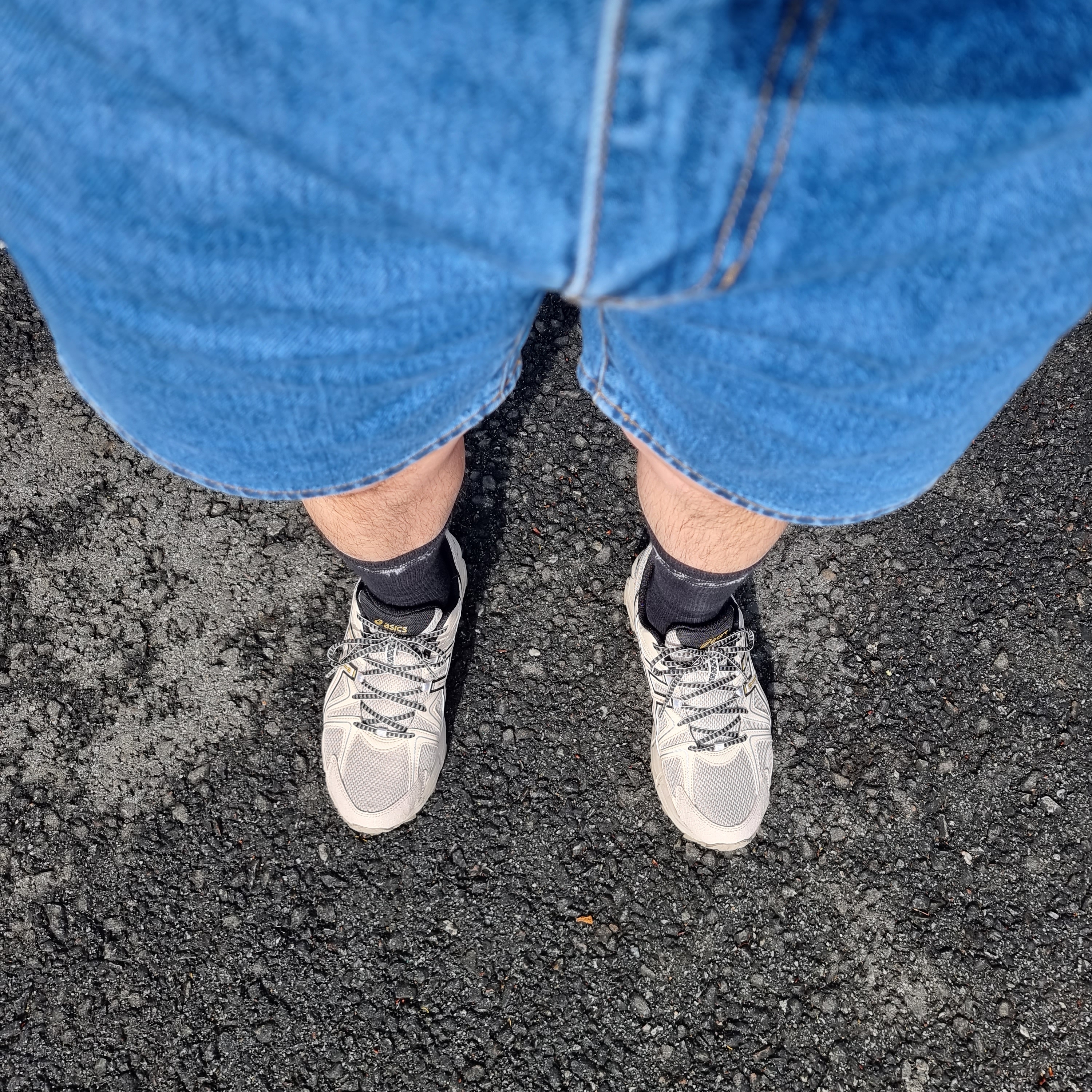Asics Gel-Kahana 8 Khaki 착용 스타일 - 1