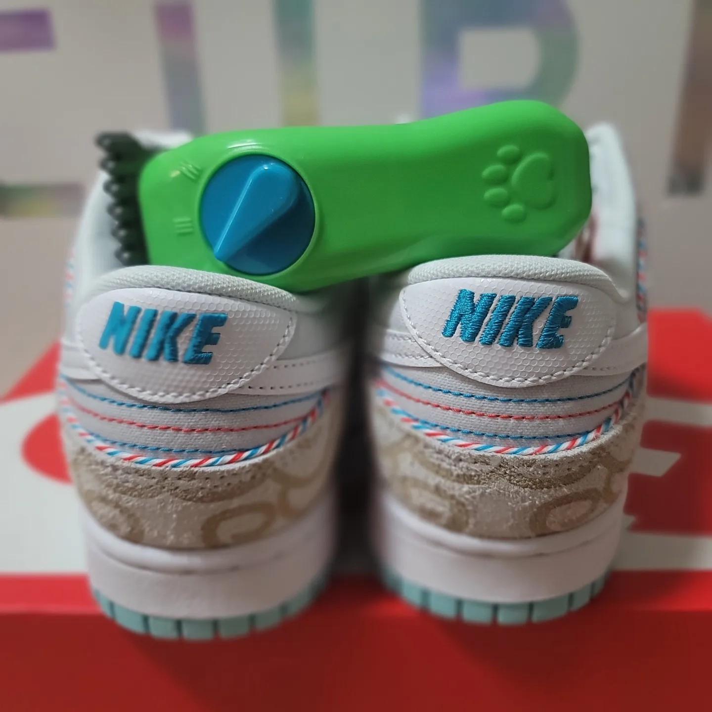 Nike Dunk Low Retro SE Barber Shop Grey 착용 스타일 - 4