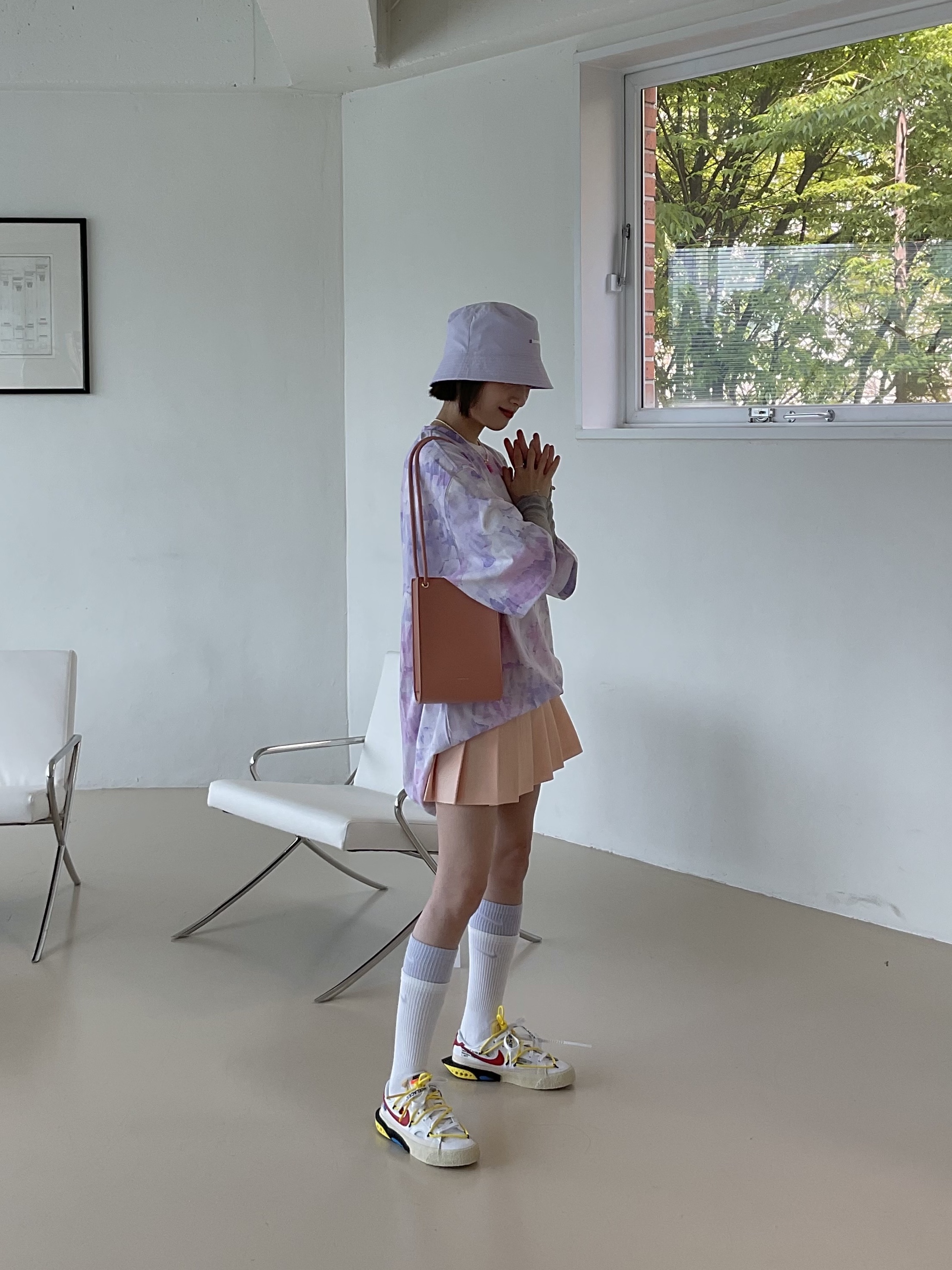 Nike x Off-White Blazer Low '77 White and University Red, Nike Everyday Plus Cushioned Training Crew Socks Black White (Korean Ver.) 착용 스타일 - 2